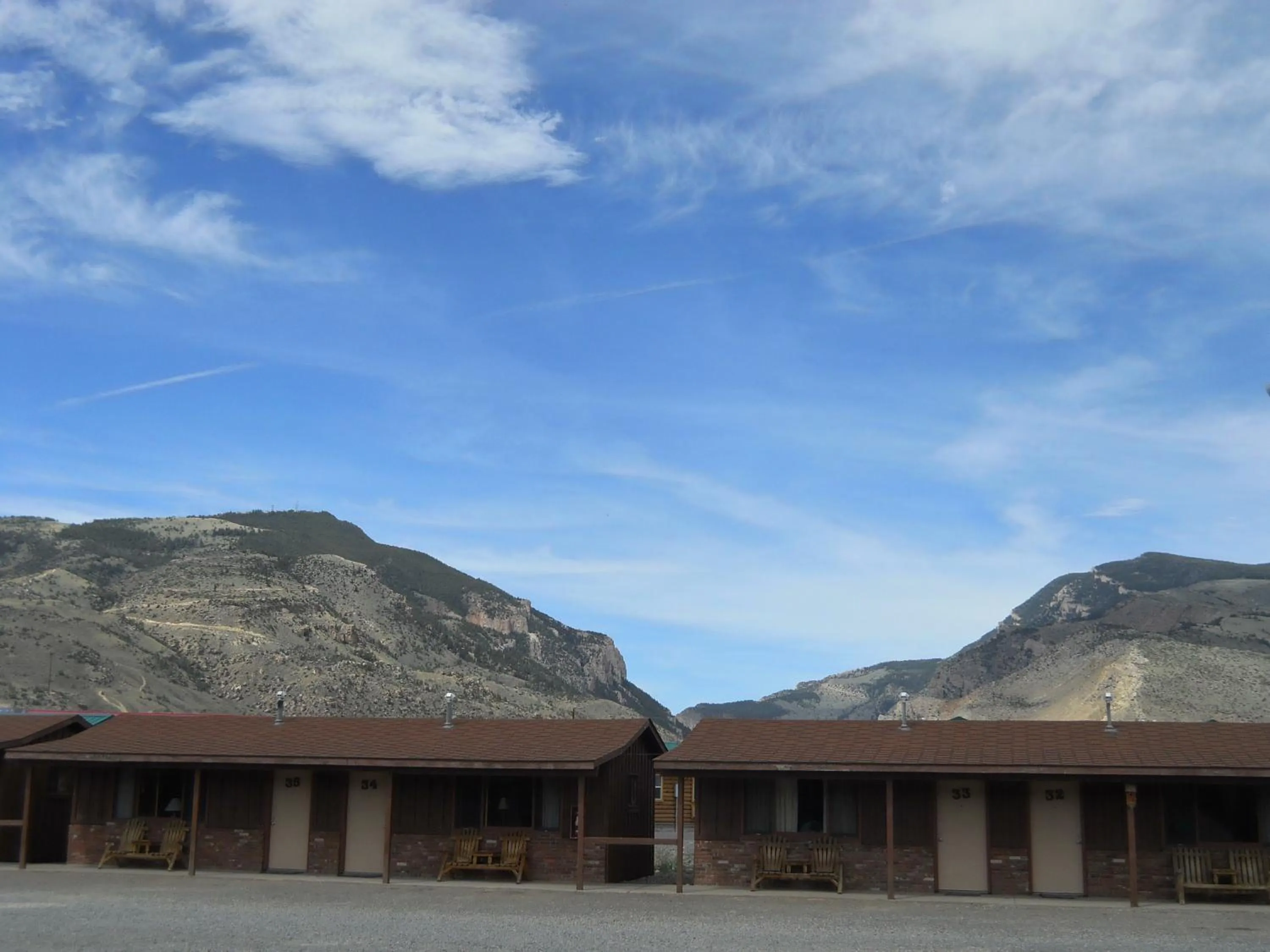 Facade/entrance in Big Bear Motel