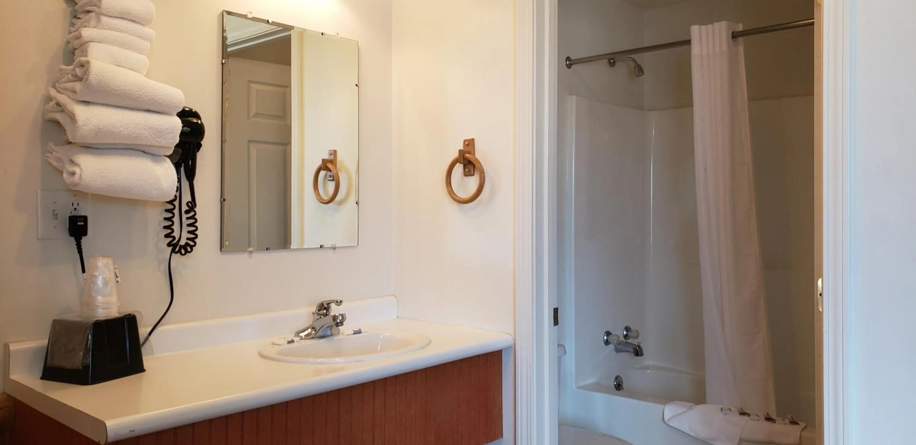 Bathroom in Big Bear Motel