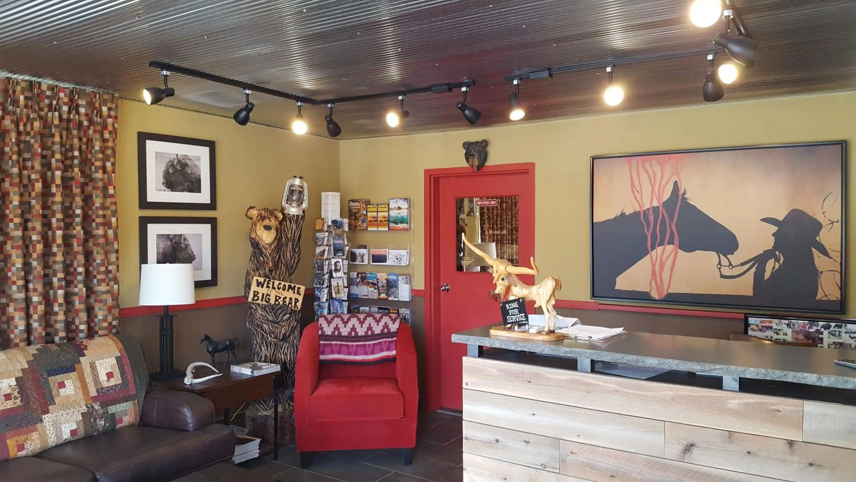 Lobby or reception in Big Bear Motel