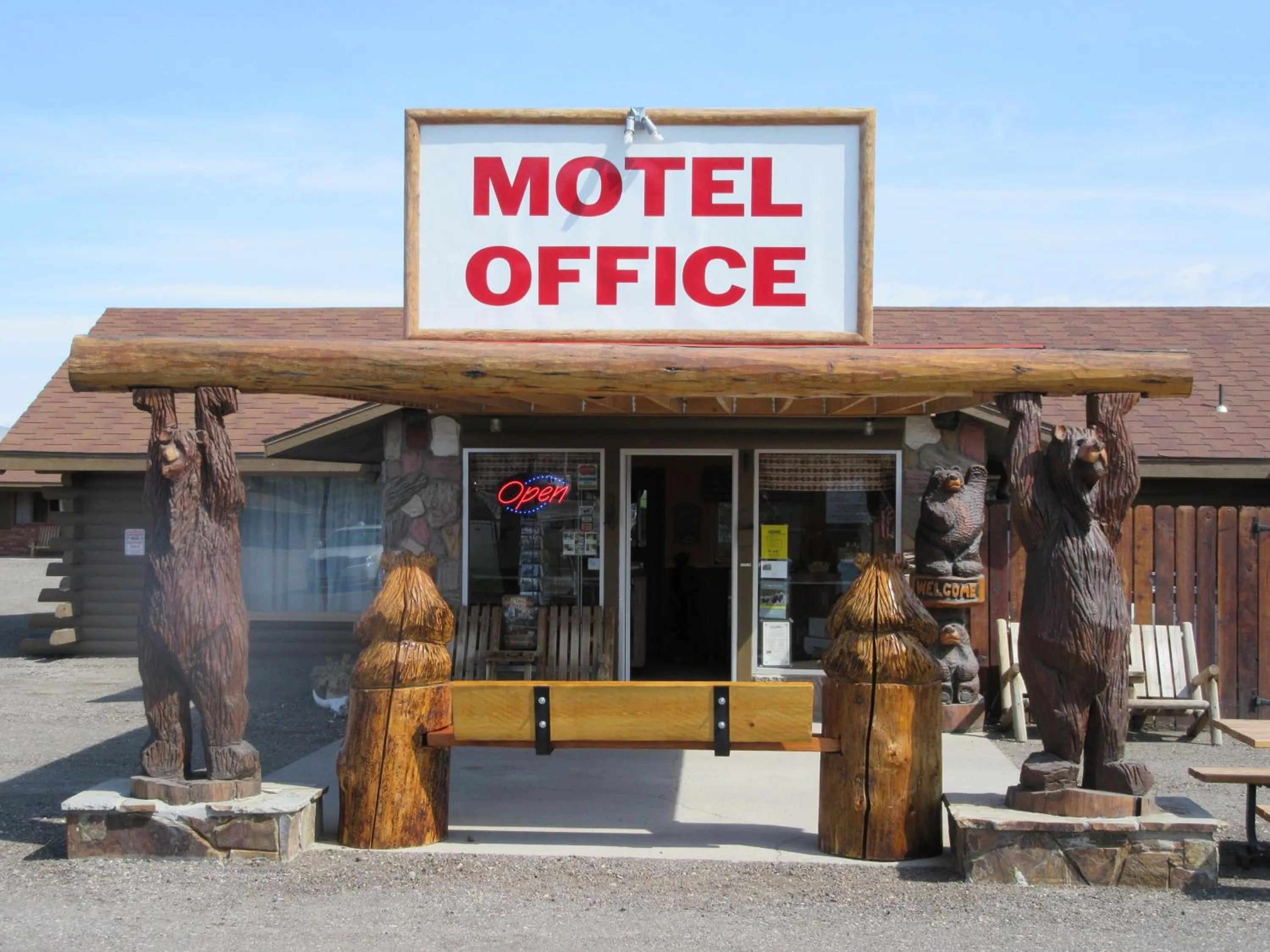 Lobby or reception in Big Bear Motel