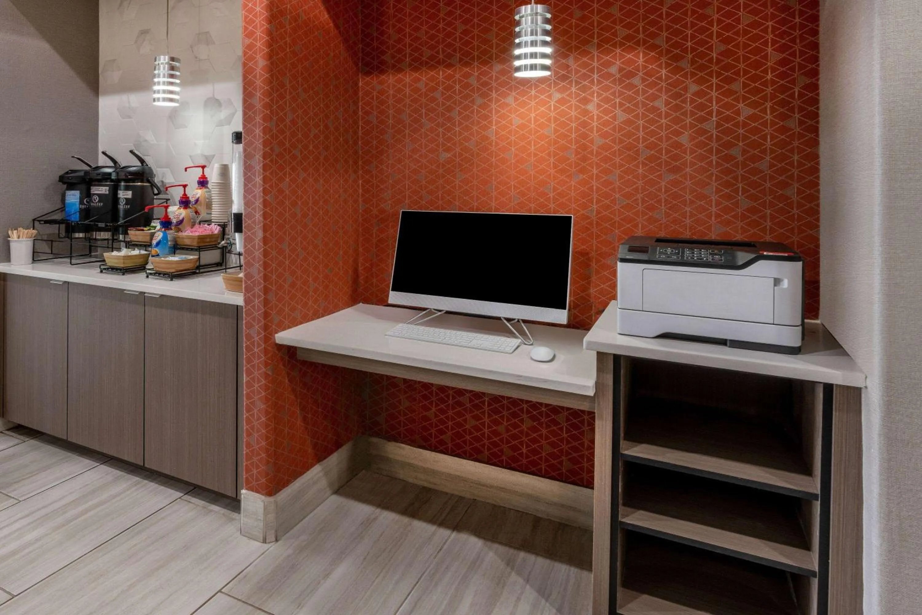 Business facilities in La Quinta by Wyndham Santa Rosa