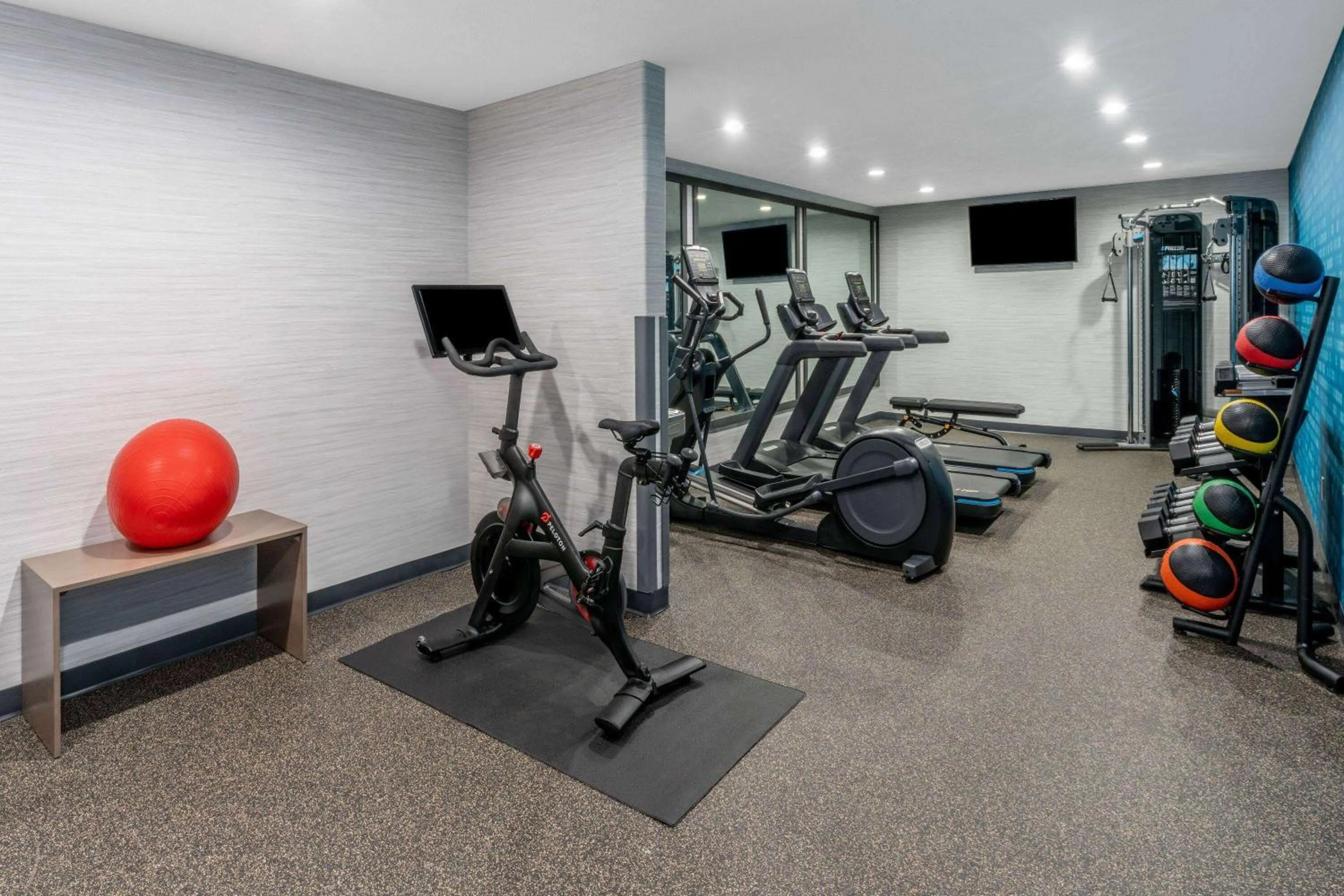 Fitness centre/facilities in La Quinta by Wyndham Santa Rosa