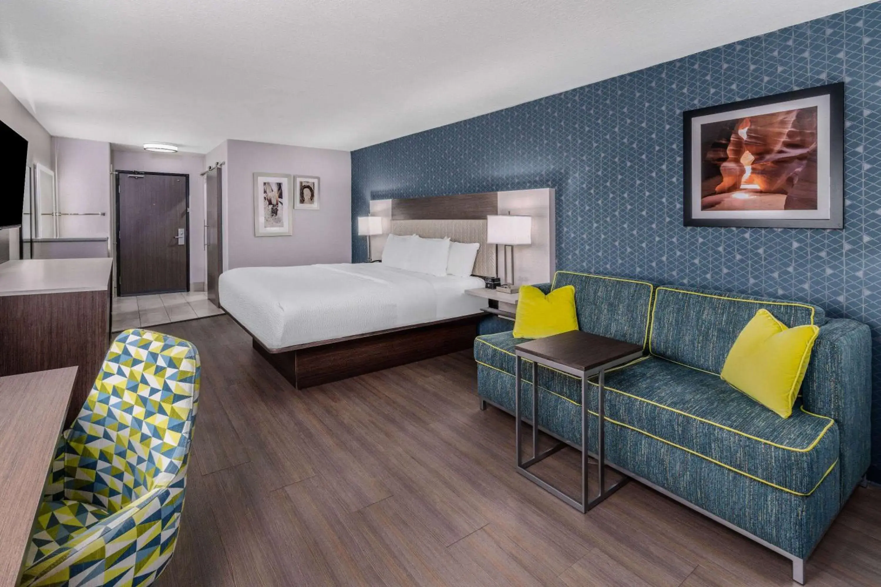 Deluxe Studio Suite with King Bed - Non-Smoking in La Quinta by Wyndham Santa Rosa Deluxe Studio Suite with King Bed - Non-Smoking in La Quinta by Wyndham Santa Rosa