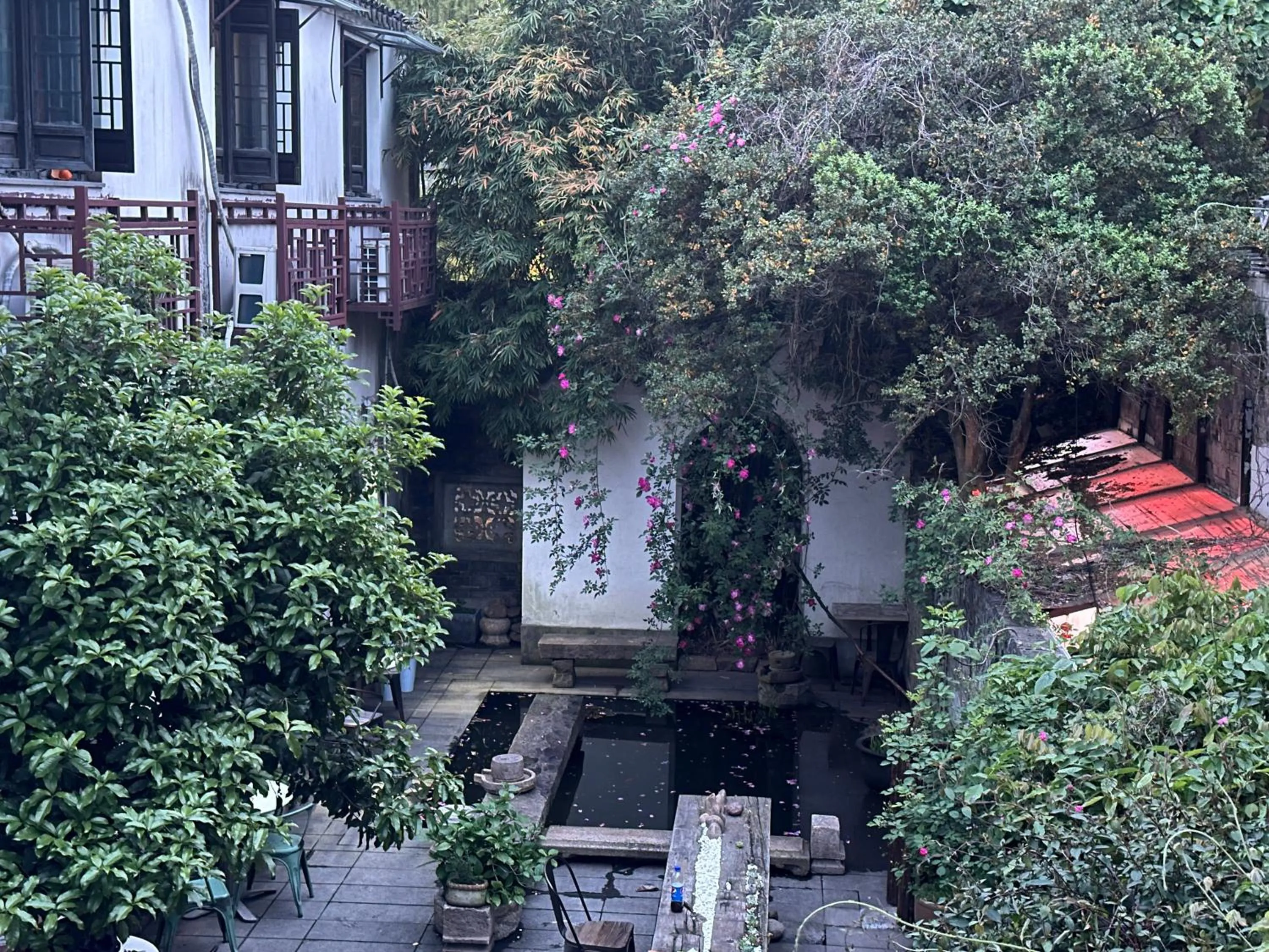 Garden in Mingtown Suzhou Youth Hostel