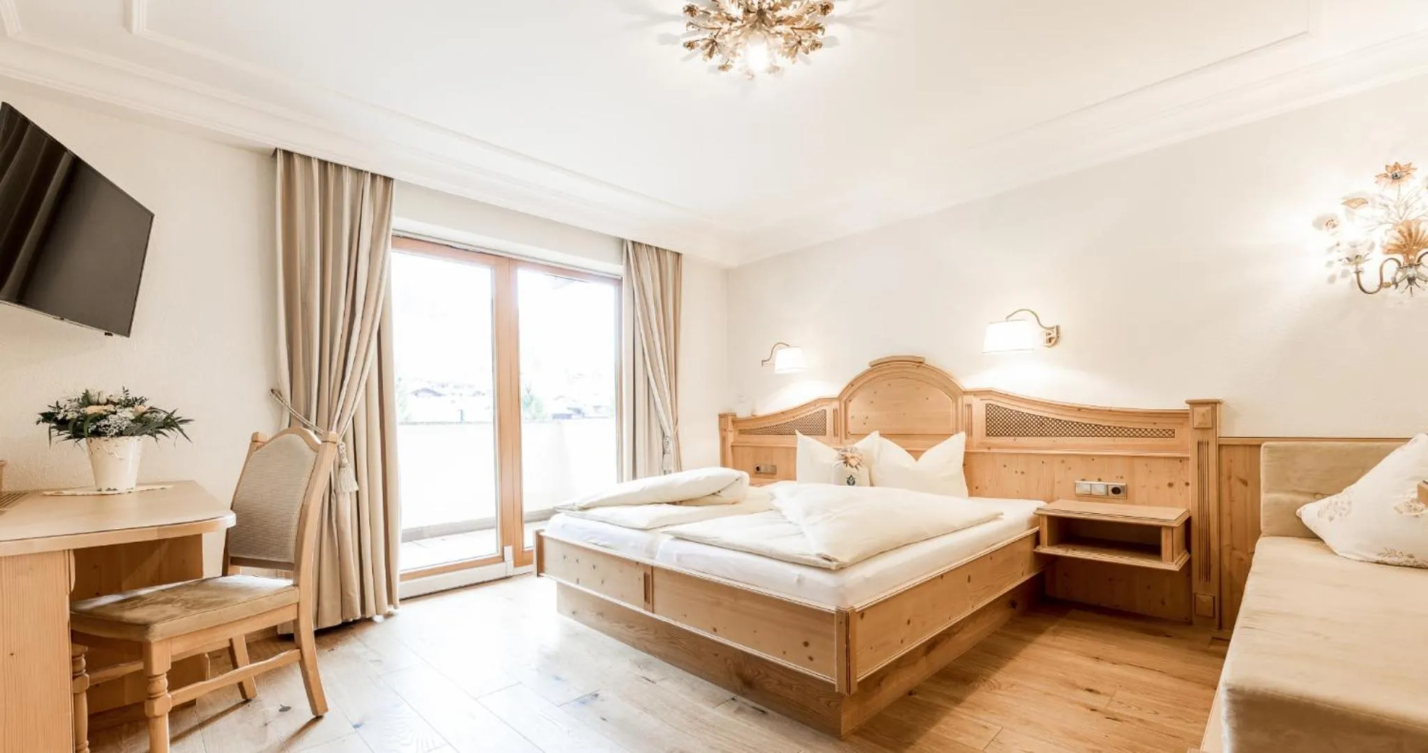 Photo of the whole room, Bed in Forster's Naturresort