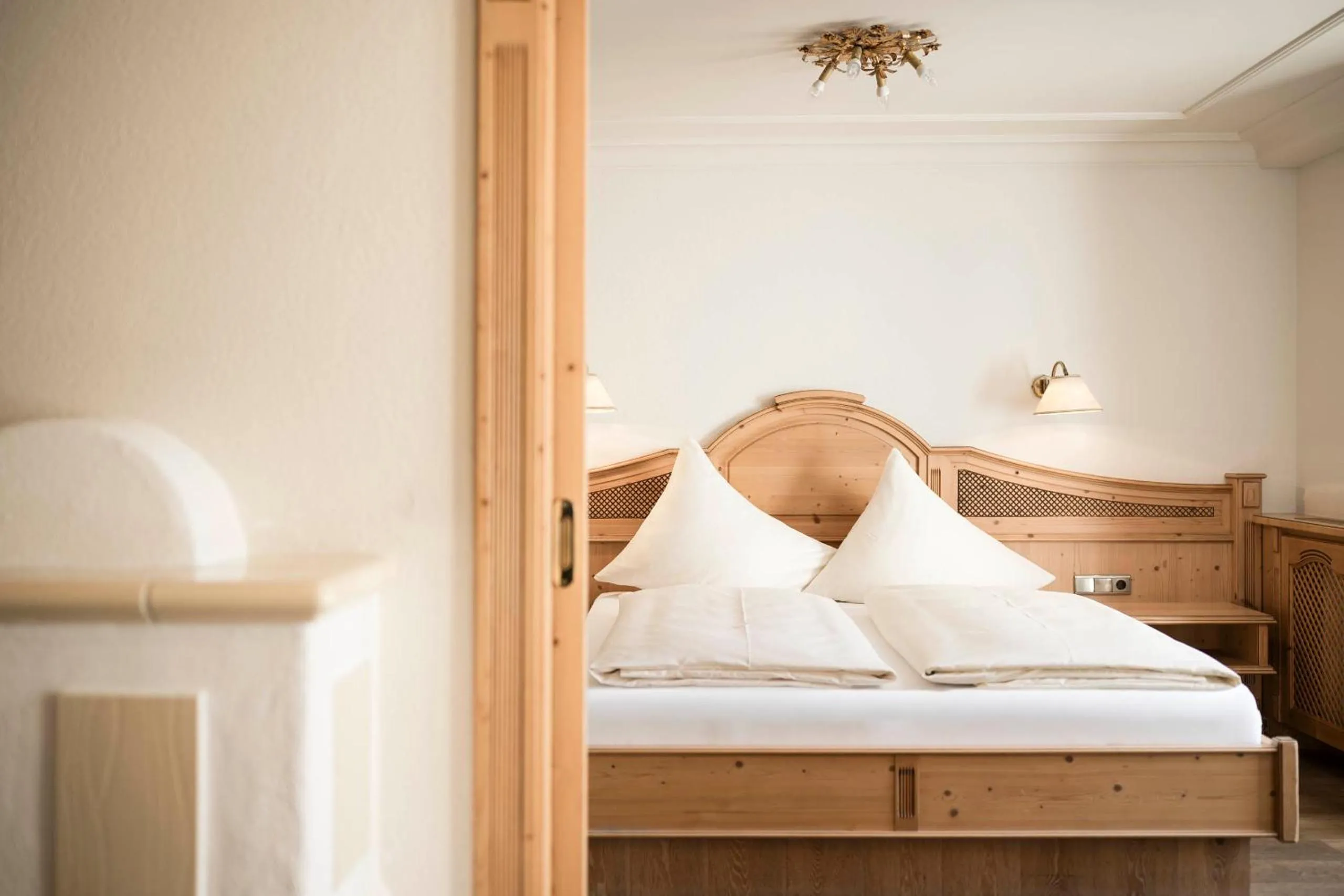 Photo of the whole room, Bed in Forster's Naturresort