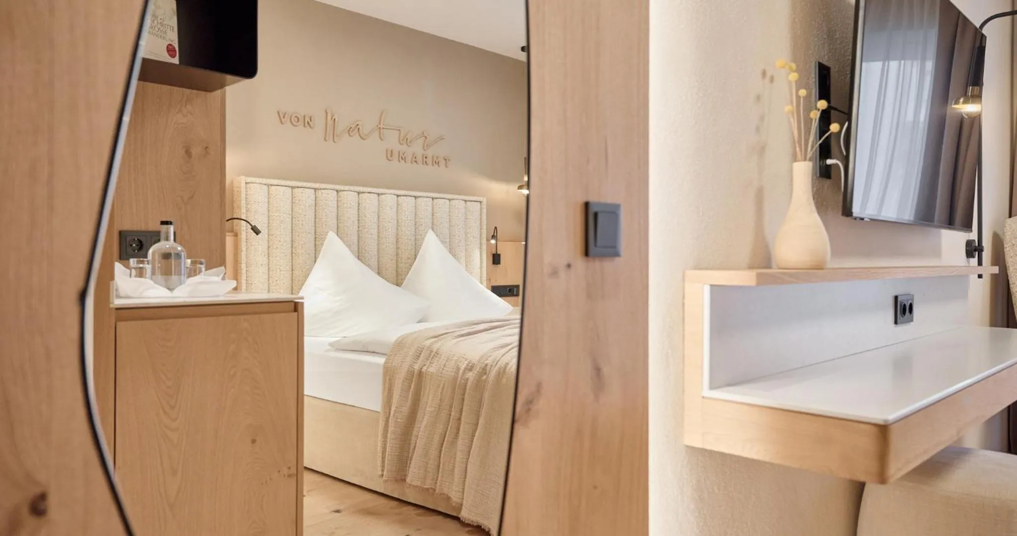 Photo of the whole room, Bed in Forster's Naturresort