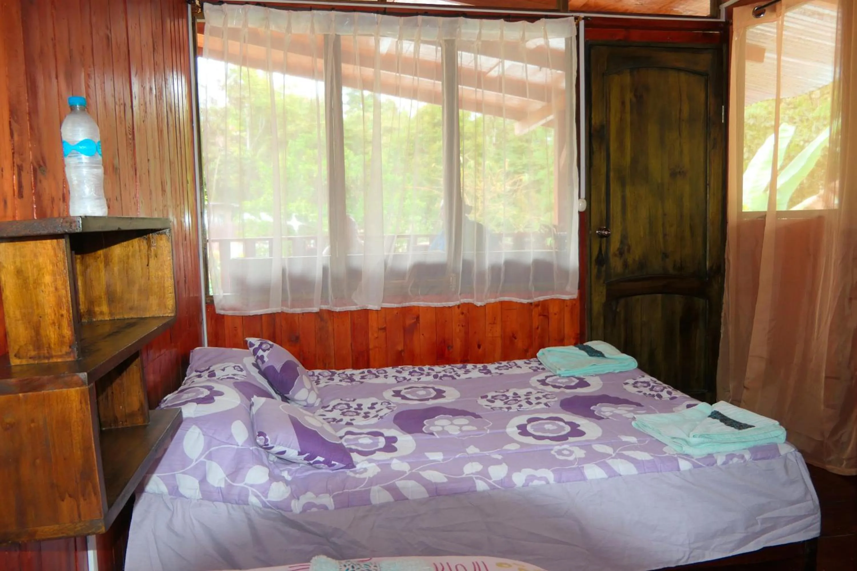 Double Room with Private Bathroom - single occupancy in Mindoxtrem Birds