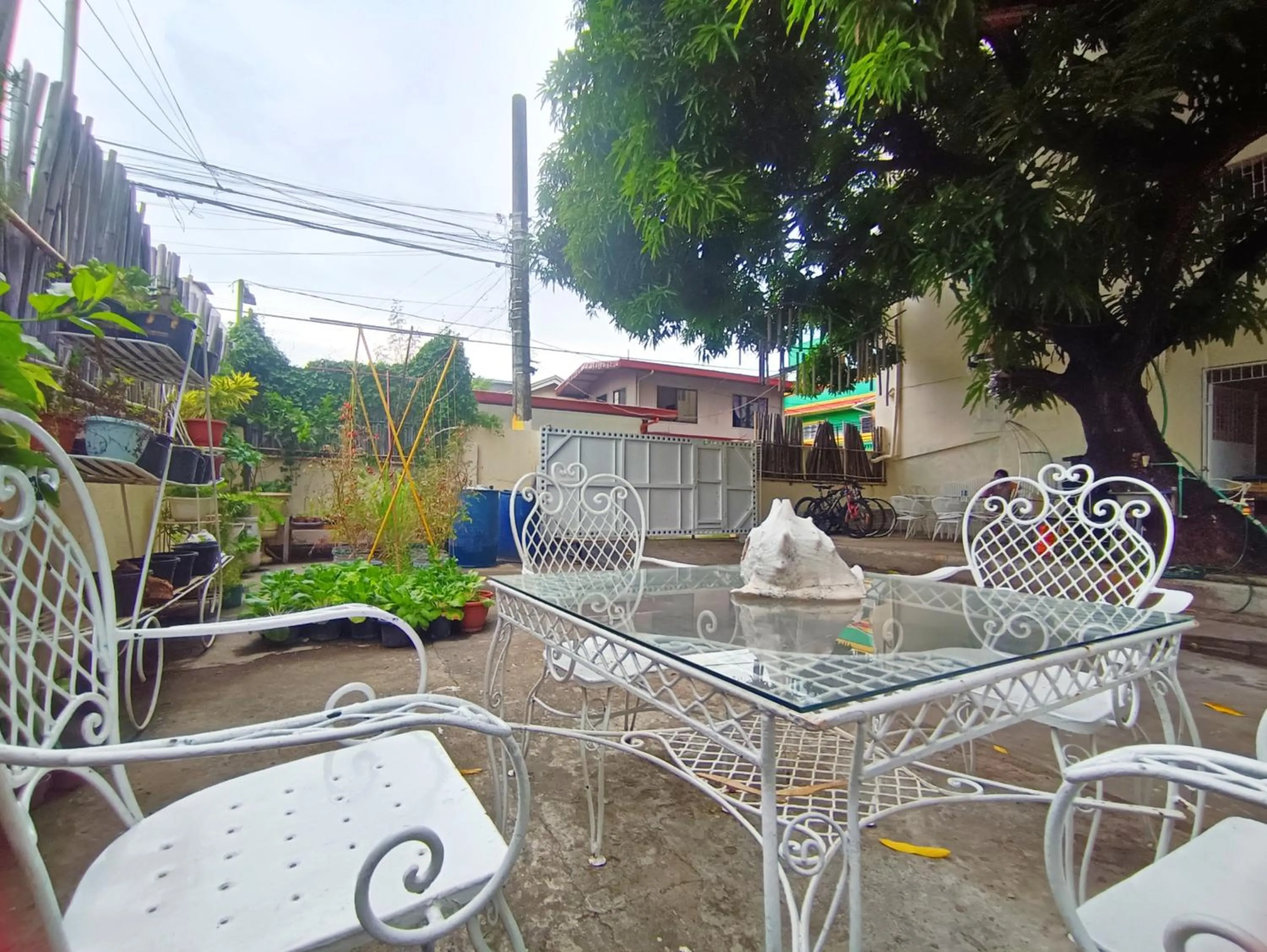 Garden in Bed and Brewhouse Sucat