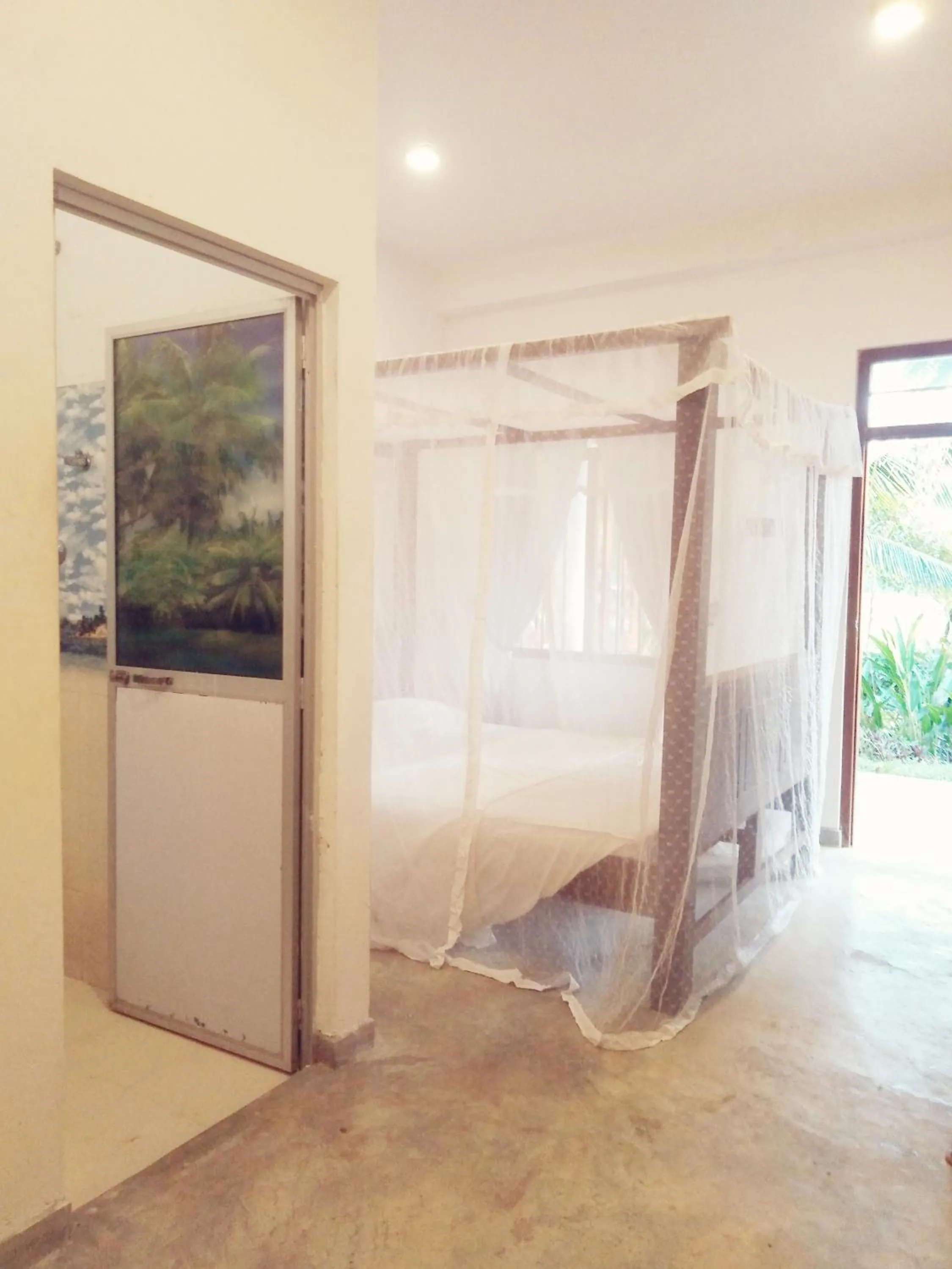Bathroom, Bed in Field Island Villa - Ahangama