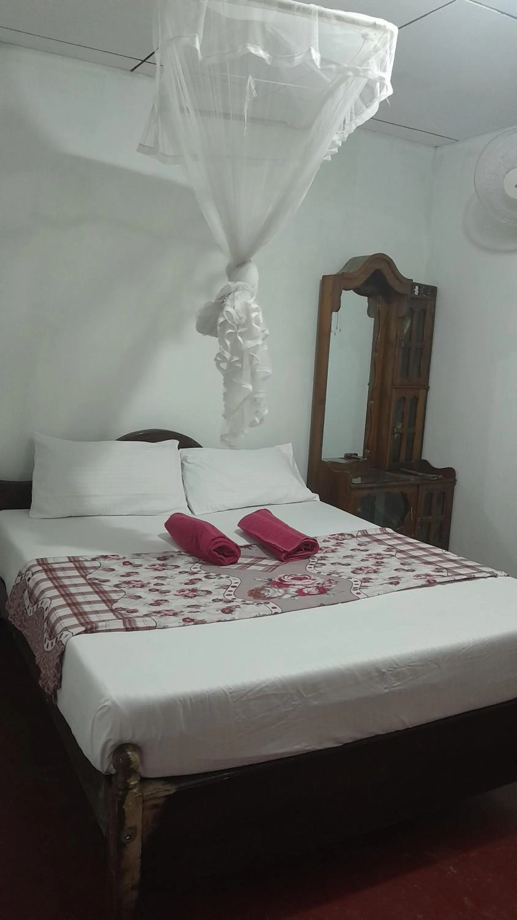 Bed in Field Island Villa - Ahangama