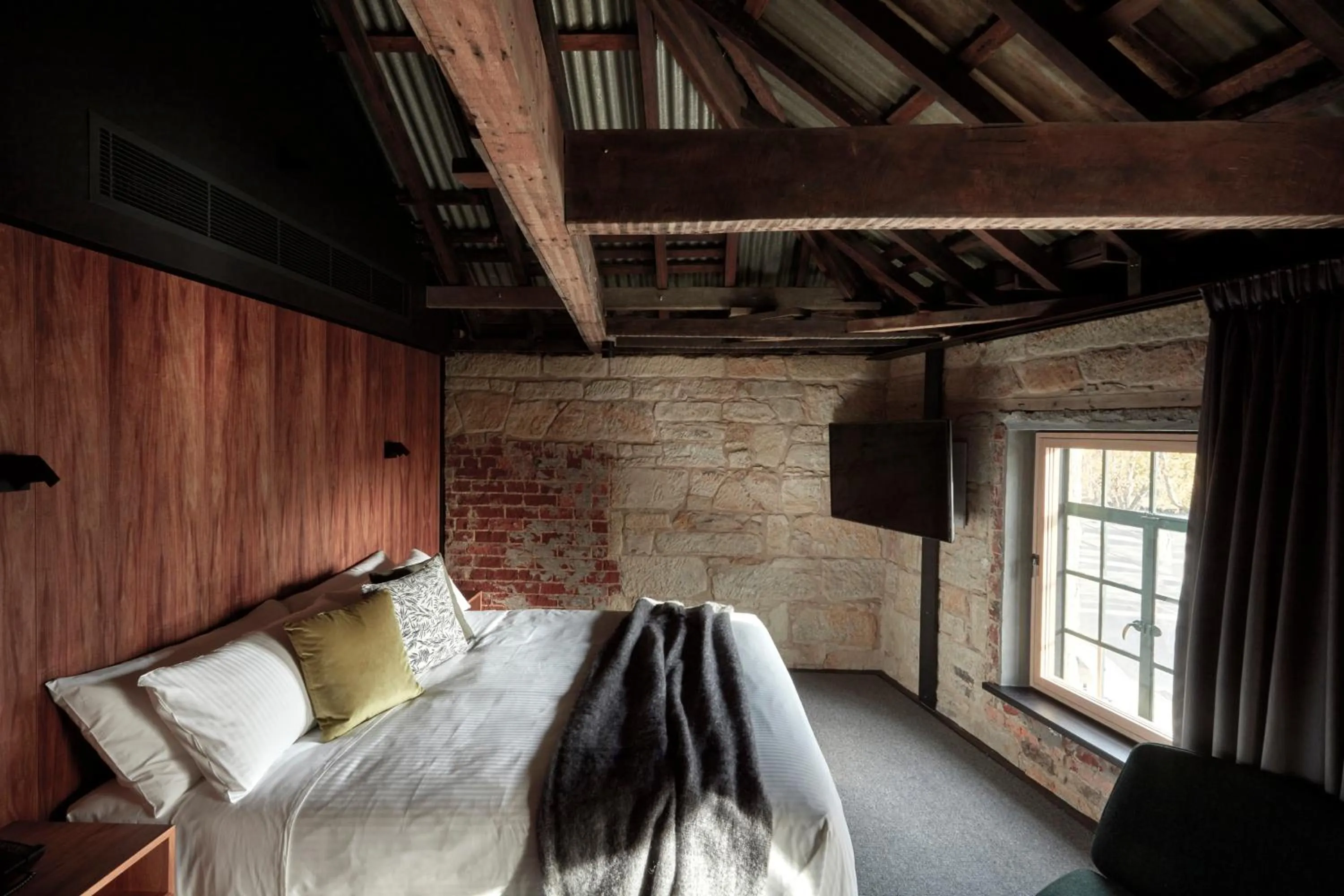 Photo of the whole room, Bed in Moss Hotel