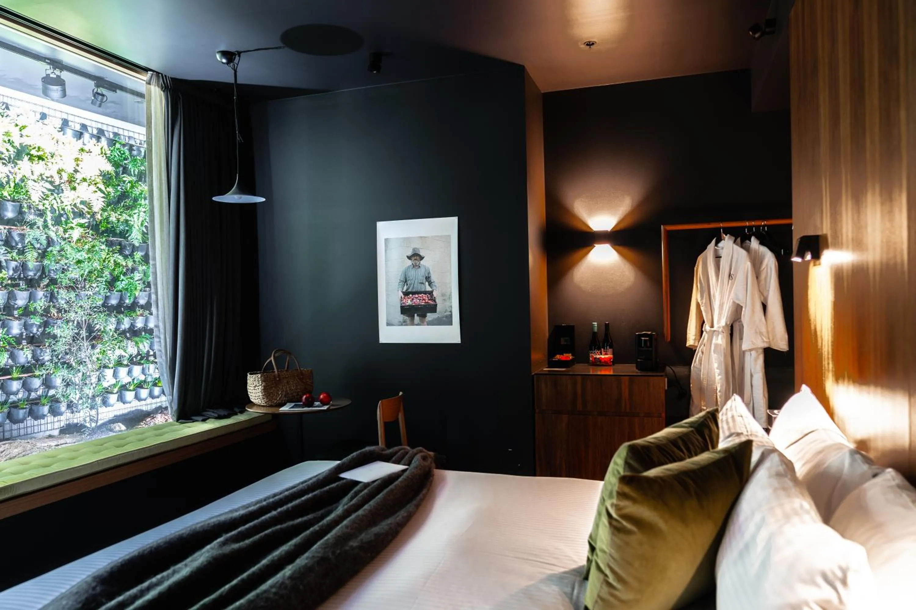 Photo of the whole room, Bed in Moss Hotel