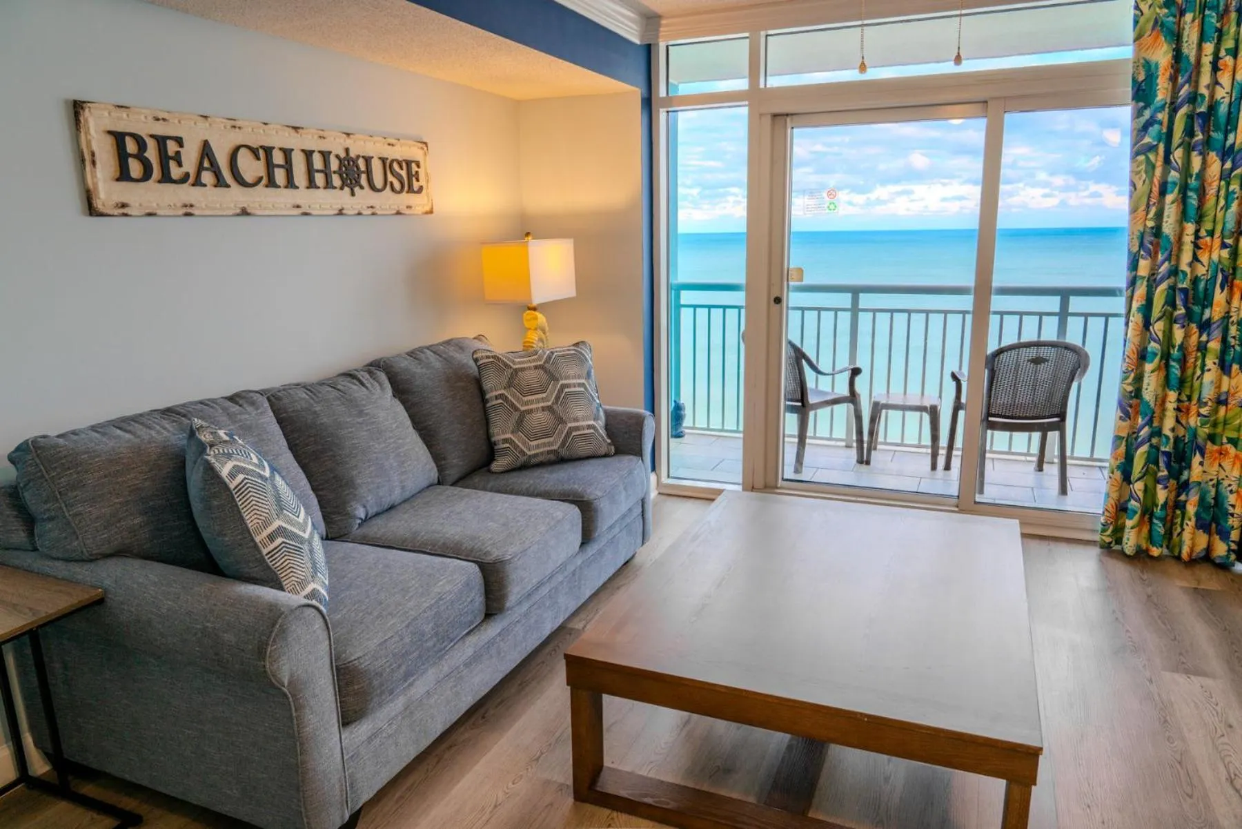 Living room in Paradise 1408