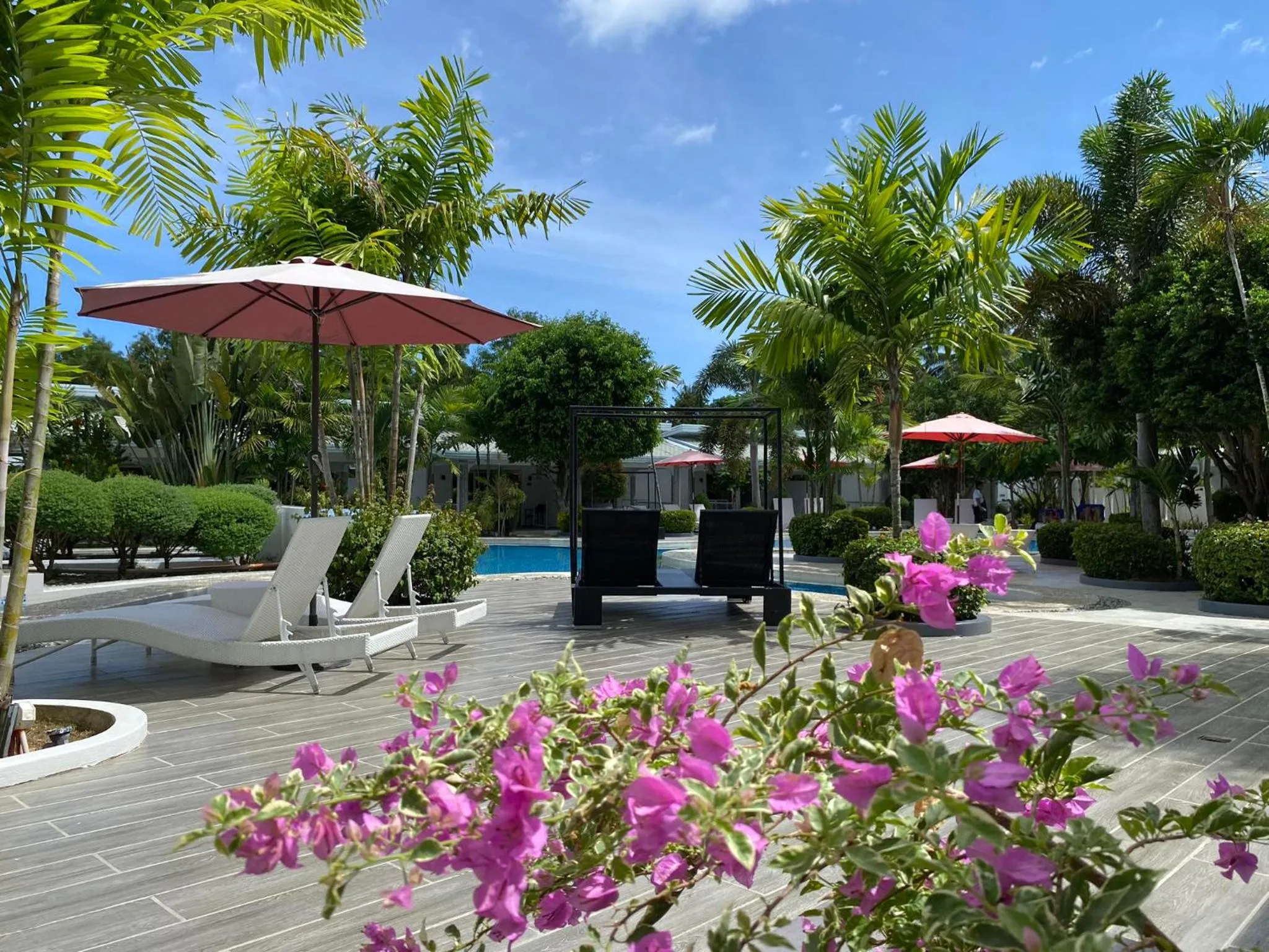 Swimming pool in Marina Point Bay Resort