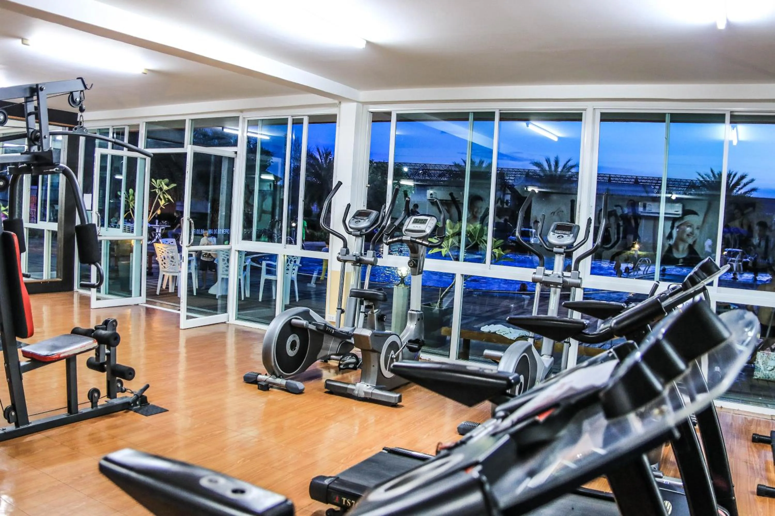 Fitness centre/facilities in Siamgrand Hotel