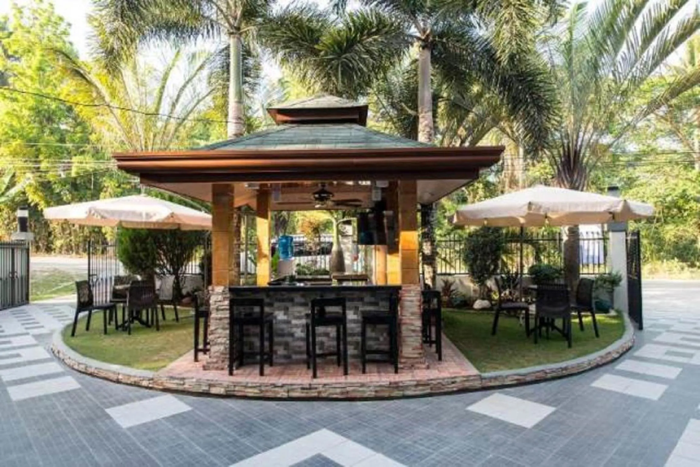 Restaurant/places to eat in The Gabriella Bed and Breakfast