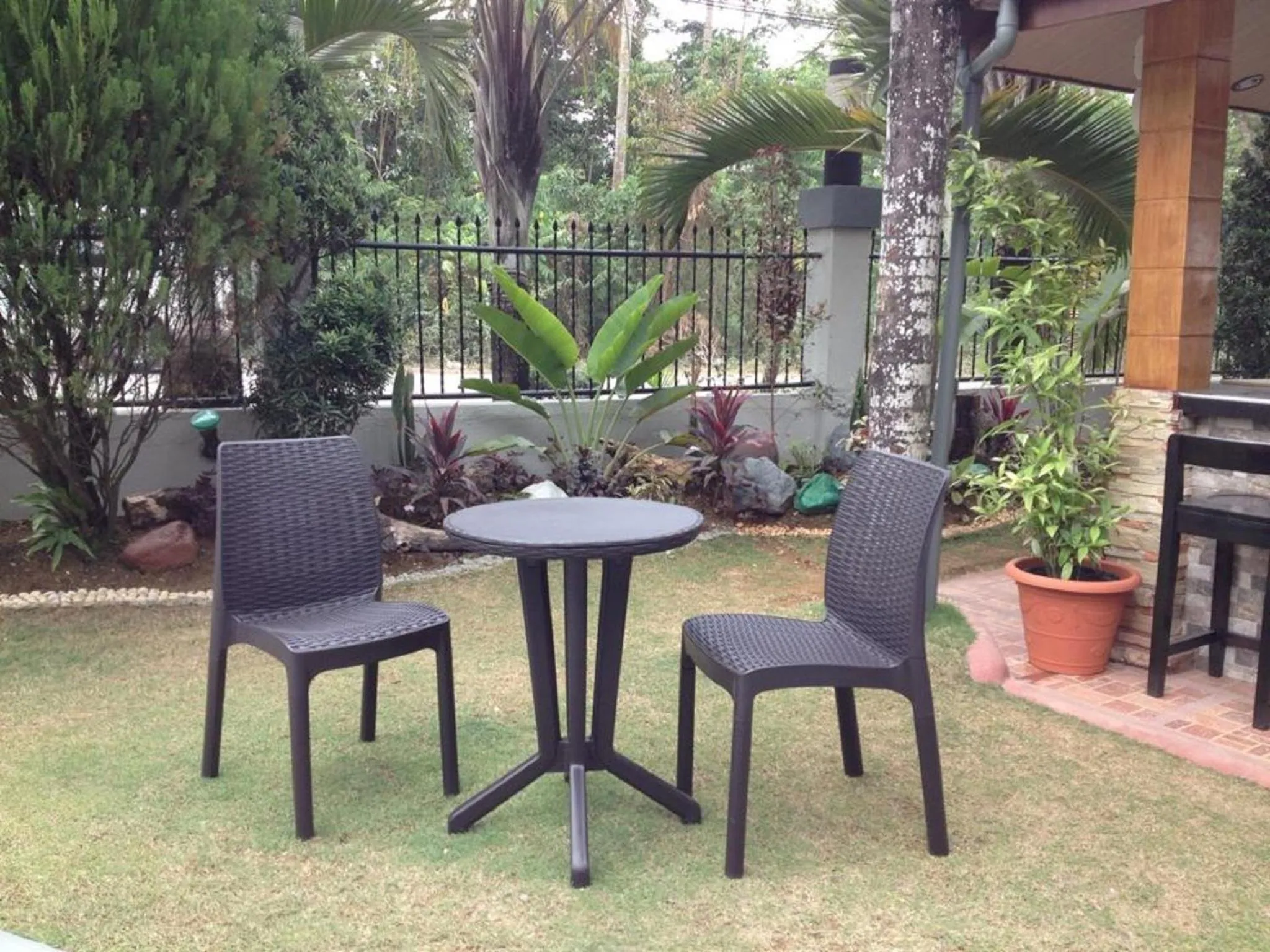 Lounge or bar in The Gabriella Bed and Breakfast