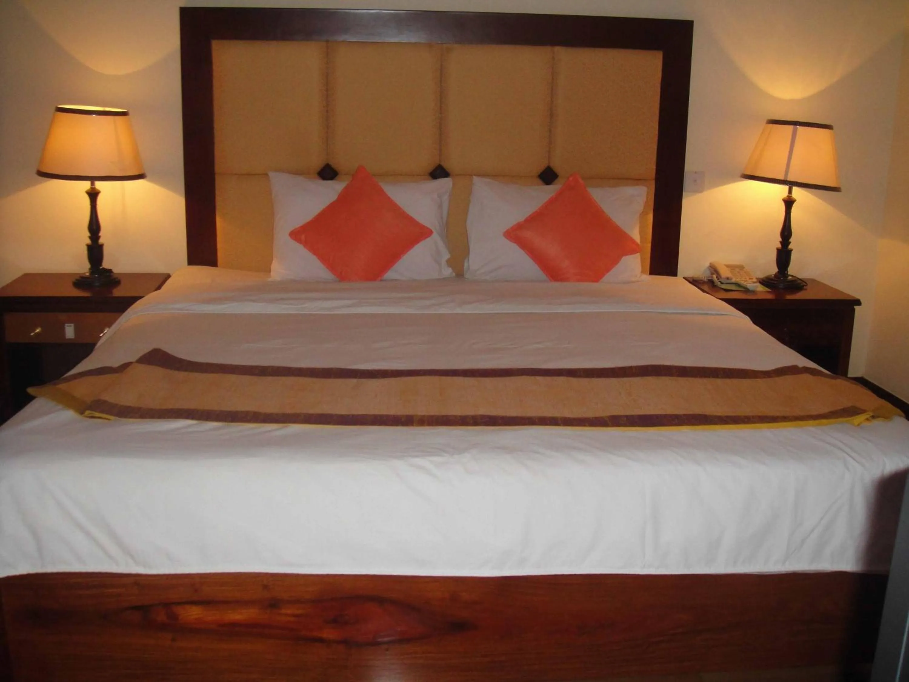 Bedroom, Bed in Stung Sangke Hotel