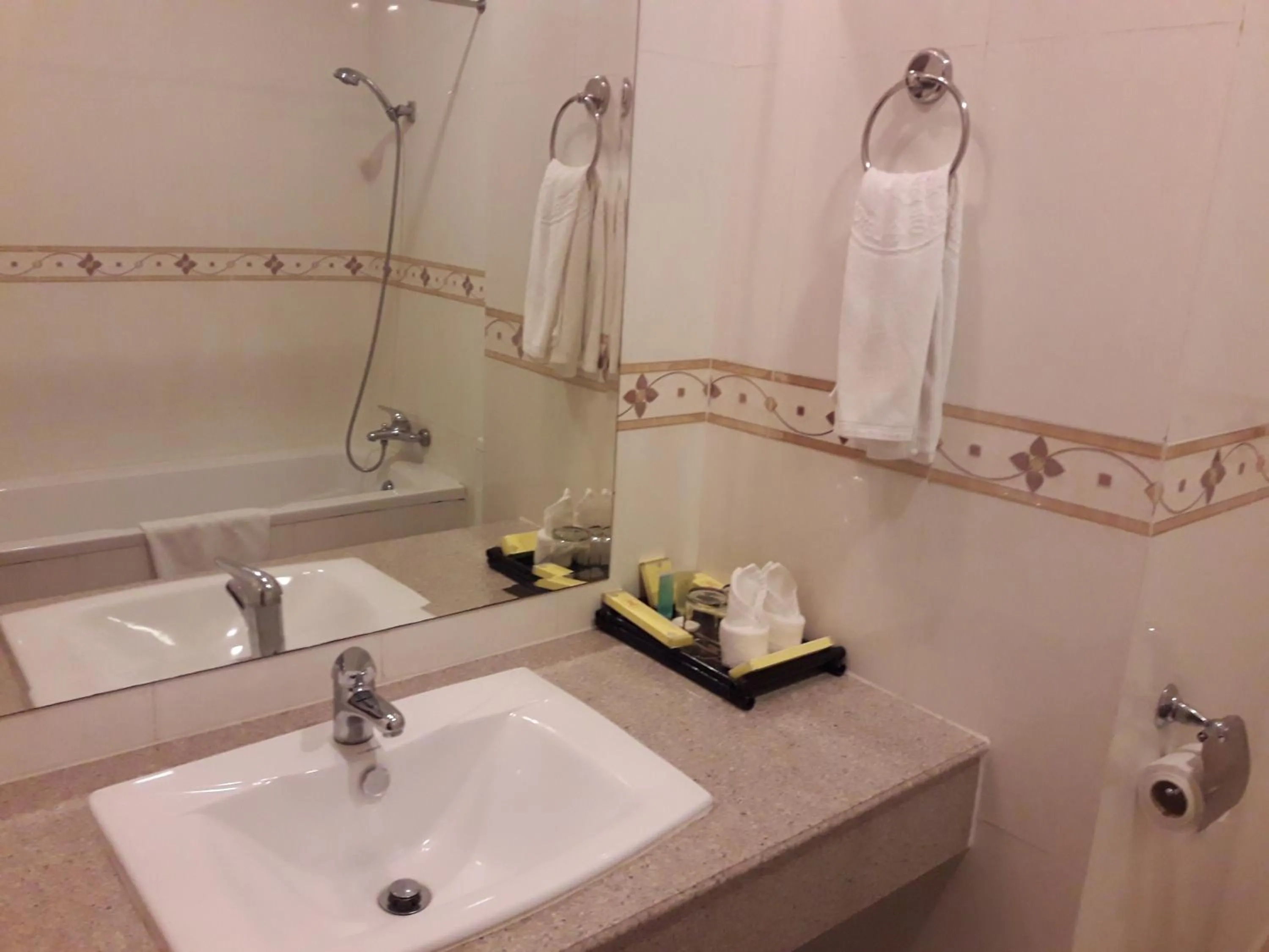 Bathroom in Stung Sangke Hotel