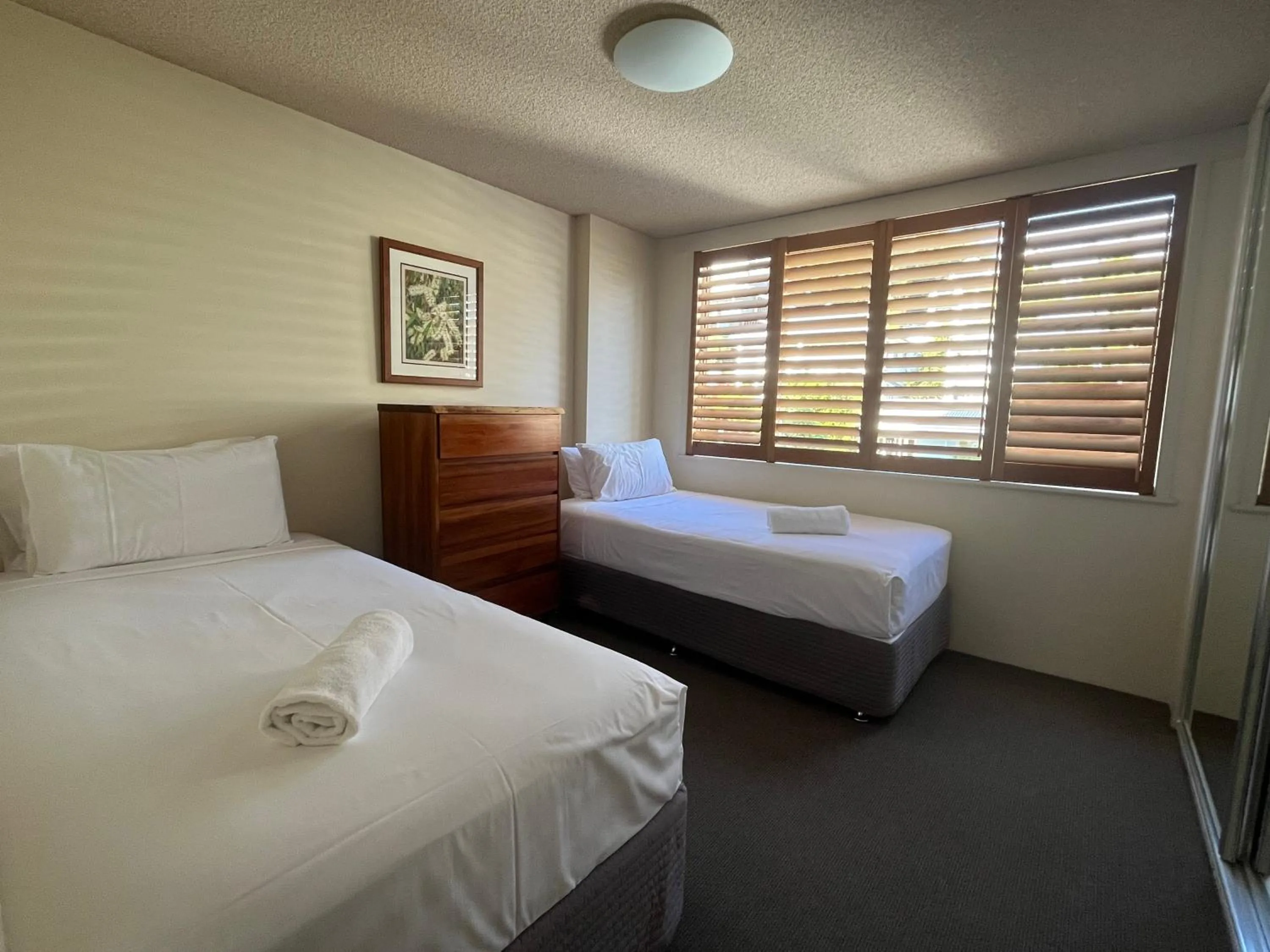 Bed in Park Towers-Goodwin Towers Holiday Units