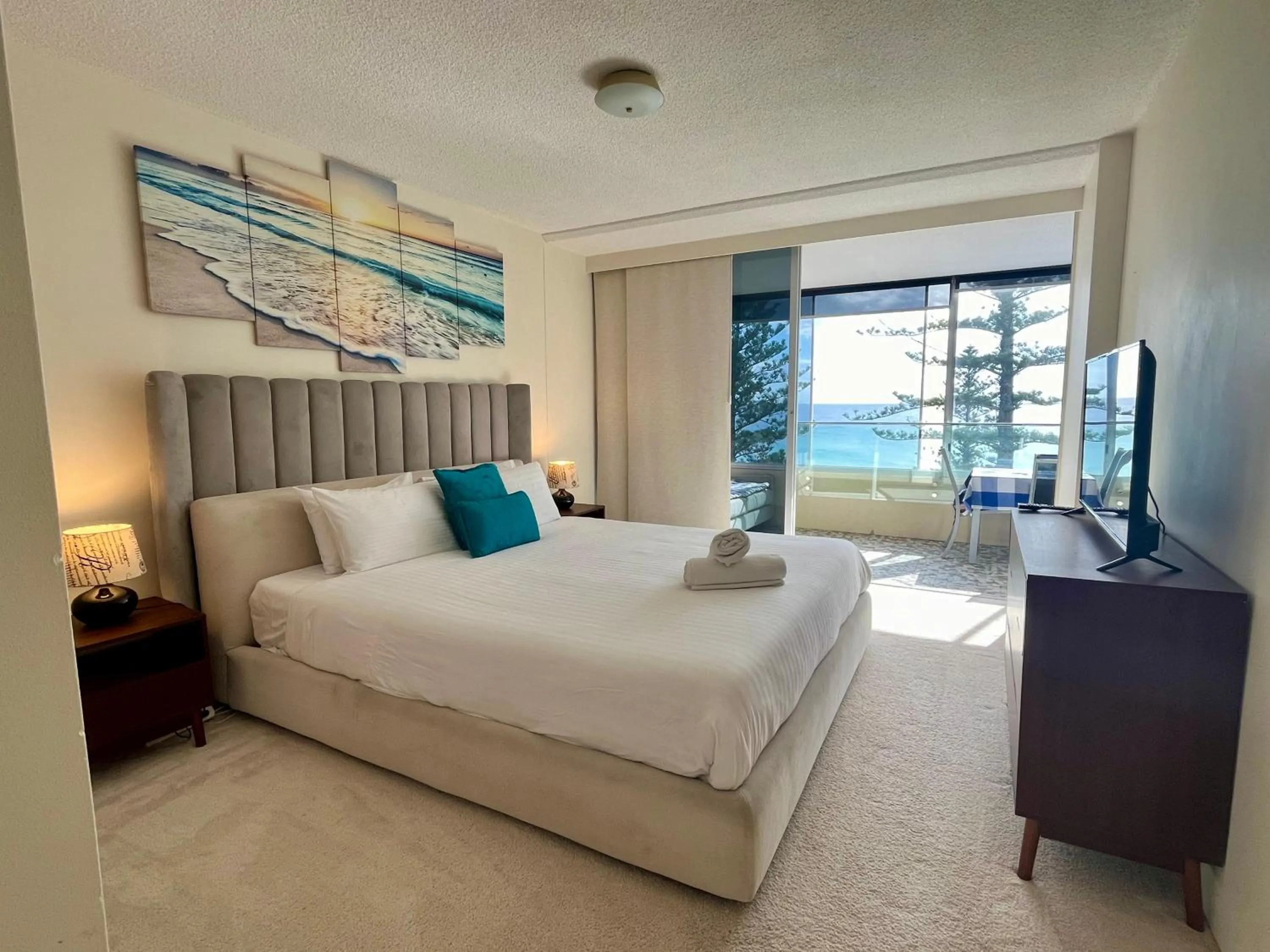 Bed in Park Towers-Goodwin Towers Holiday Units