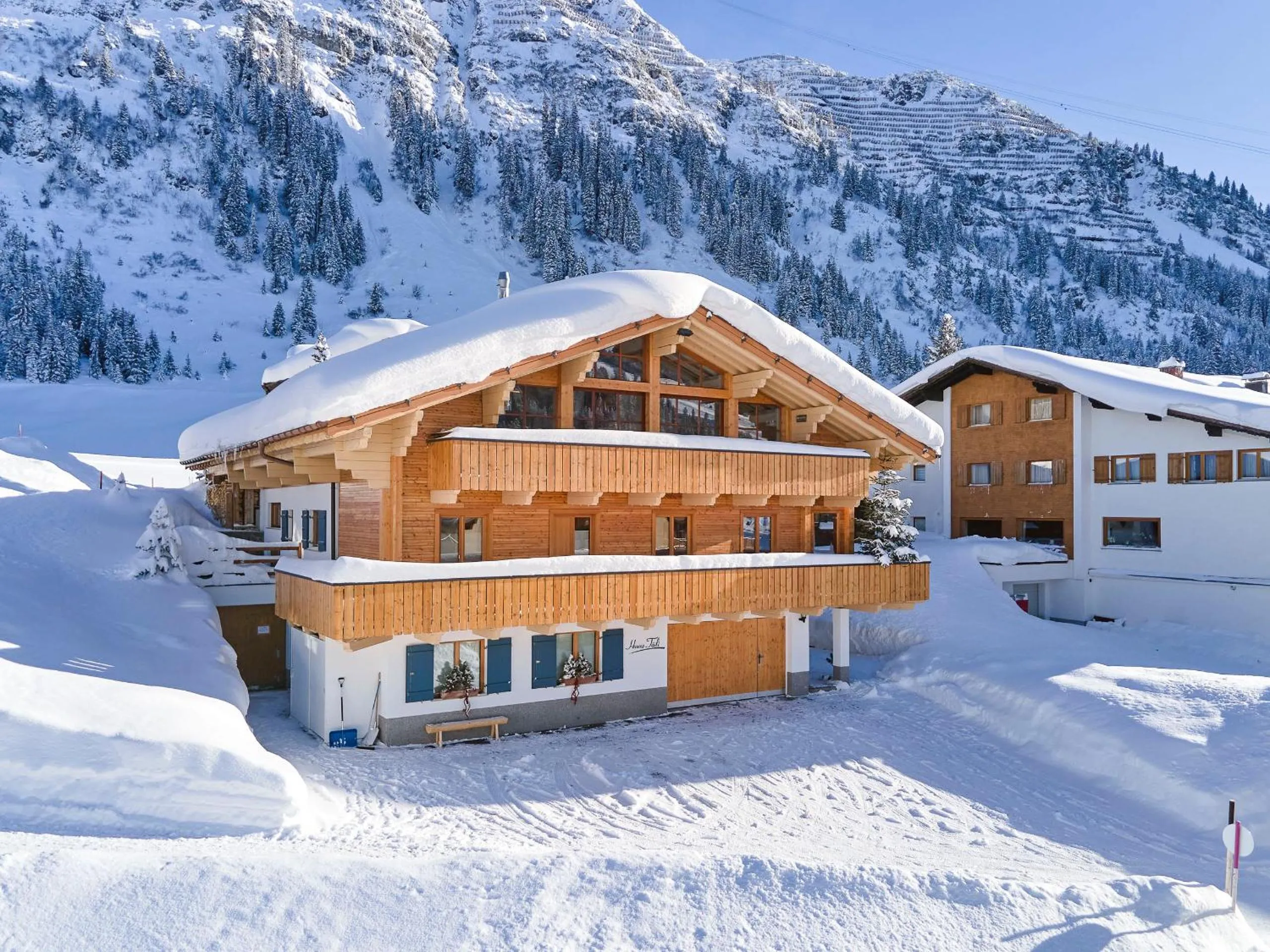 Property building in Appartements Täli