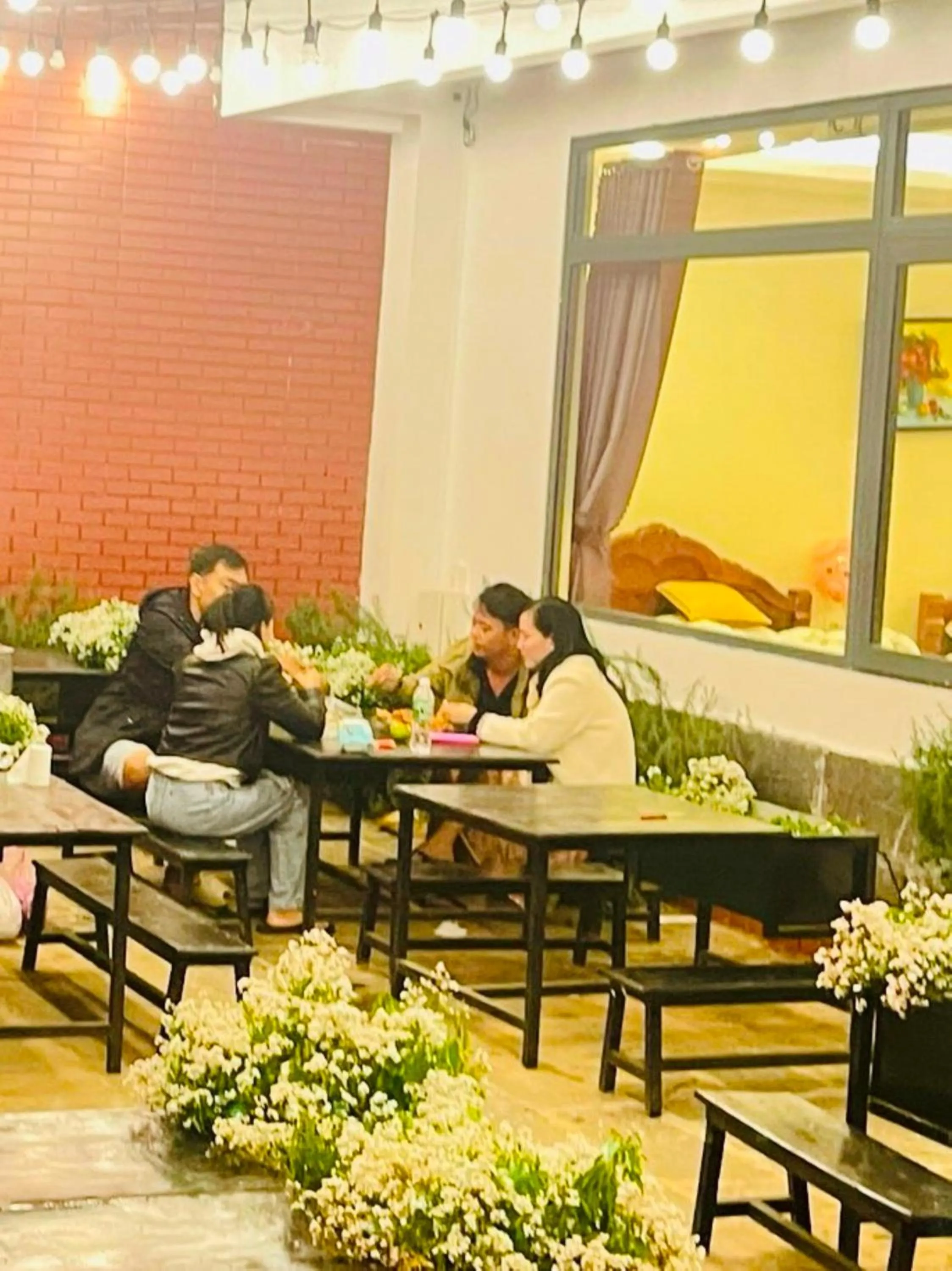 Restaurant/places to eat in An Nhien Hotel