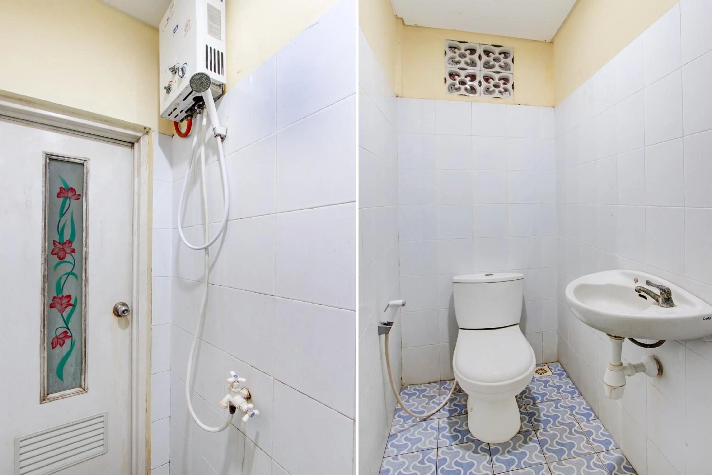 Bathroom in Hotel O Pondok Helomi