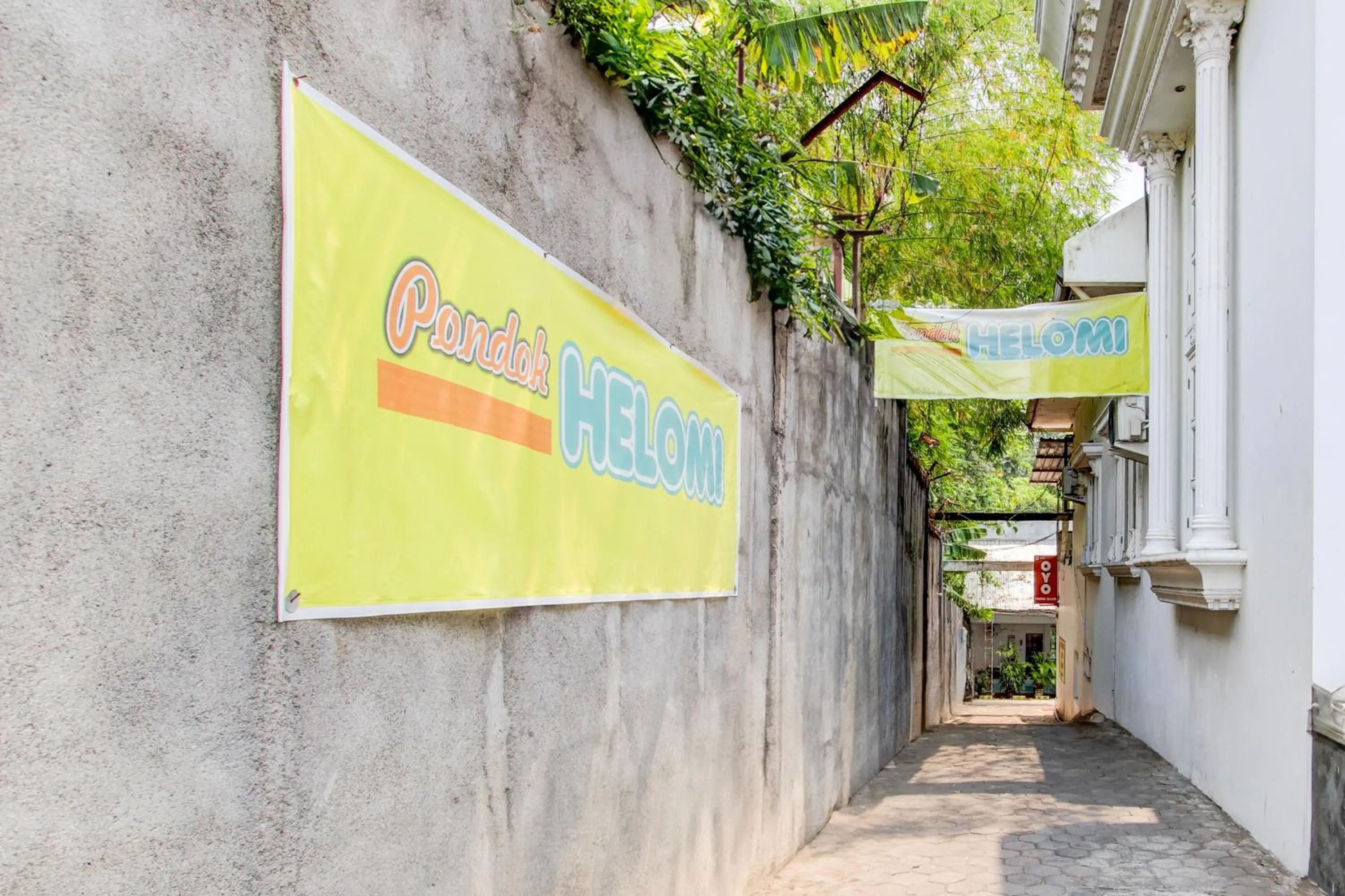 Facade/entrance in Hotel O Pondok Helomi