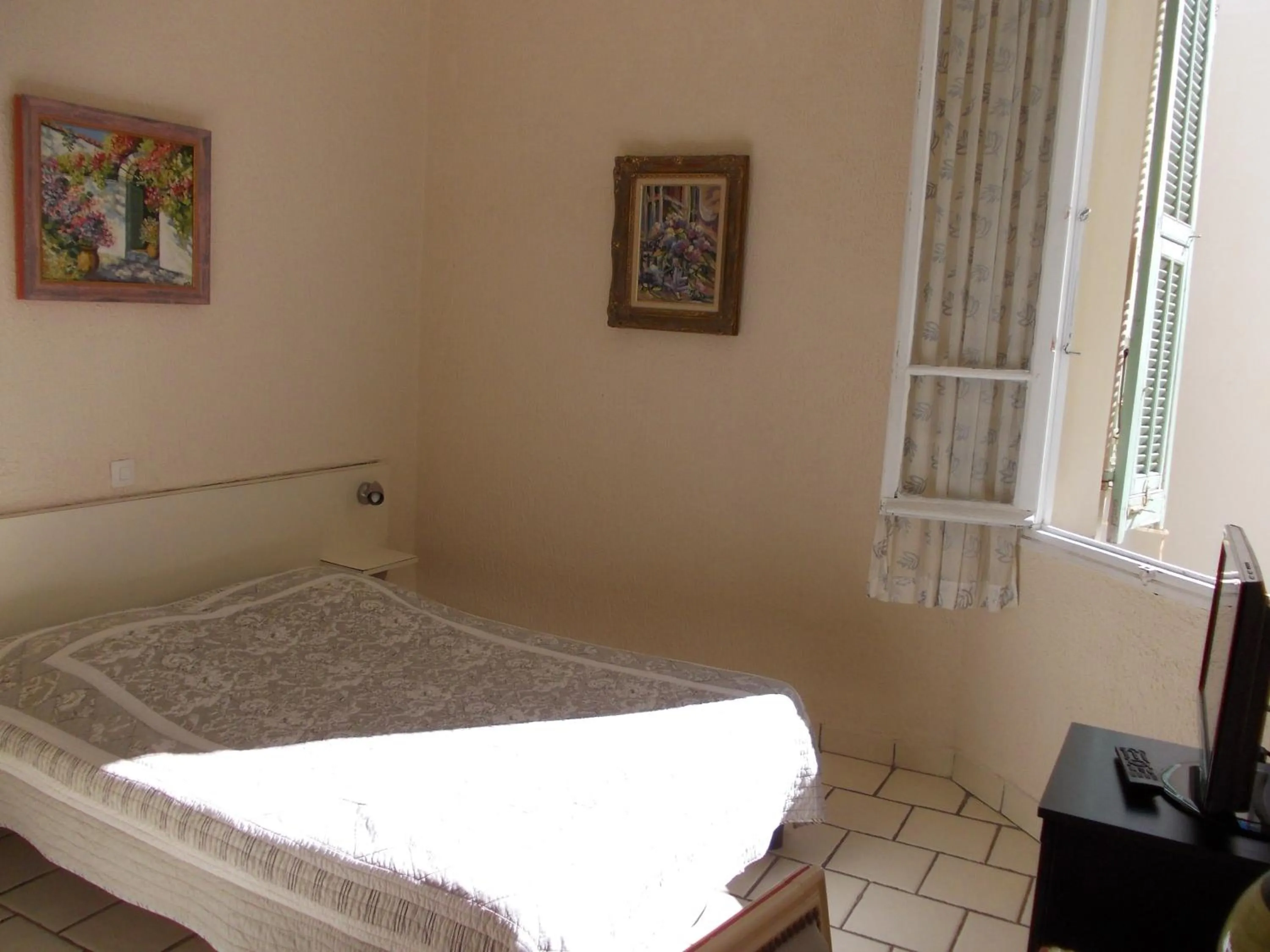 Day, Bed in L'Oursin