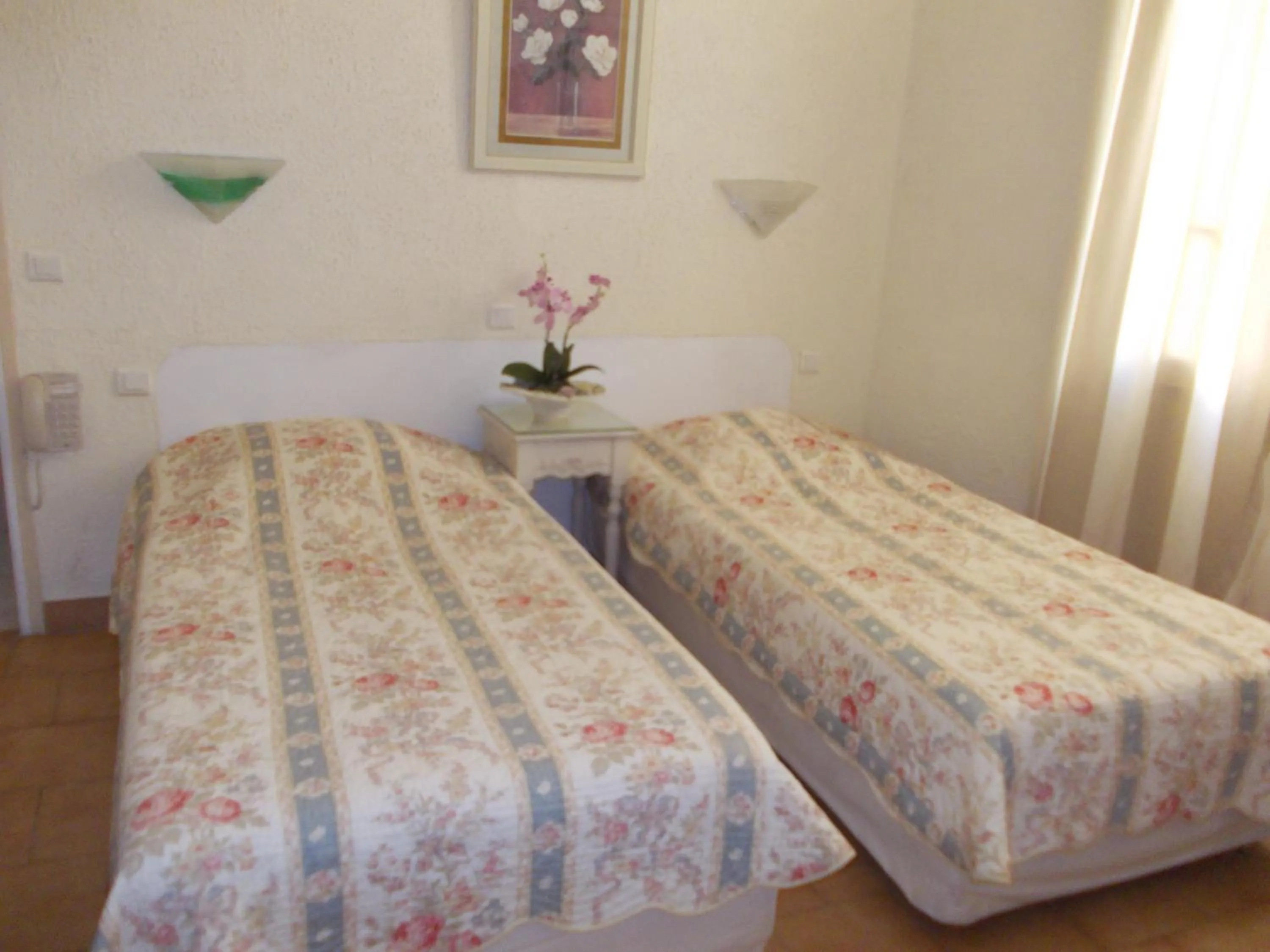 Day, Bed in L'Oursin