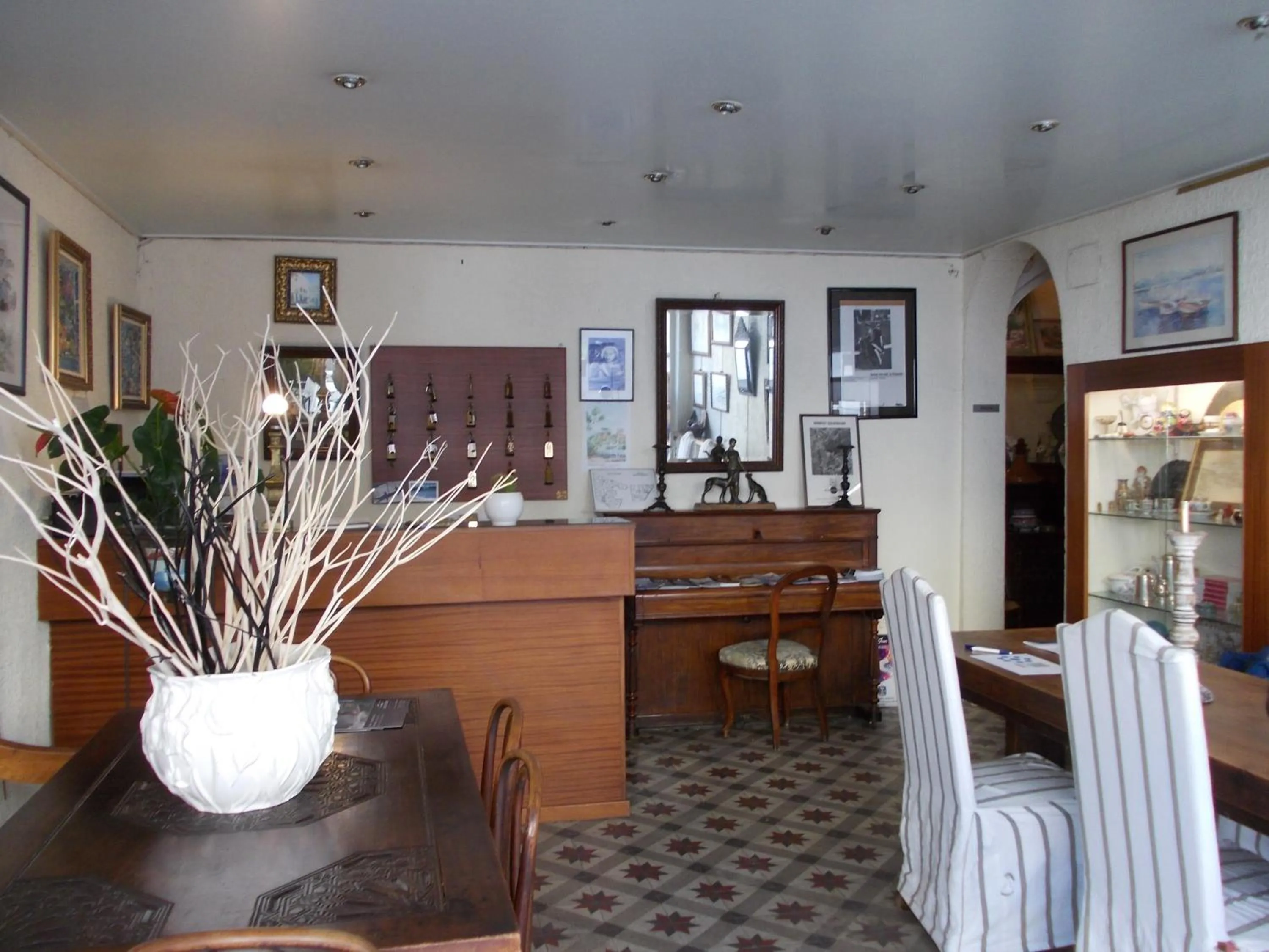 Decorative detail in L'Oursin