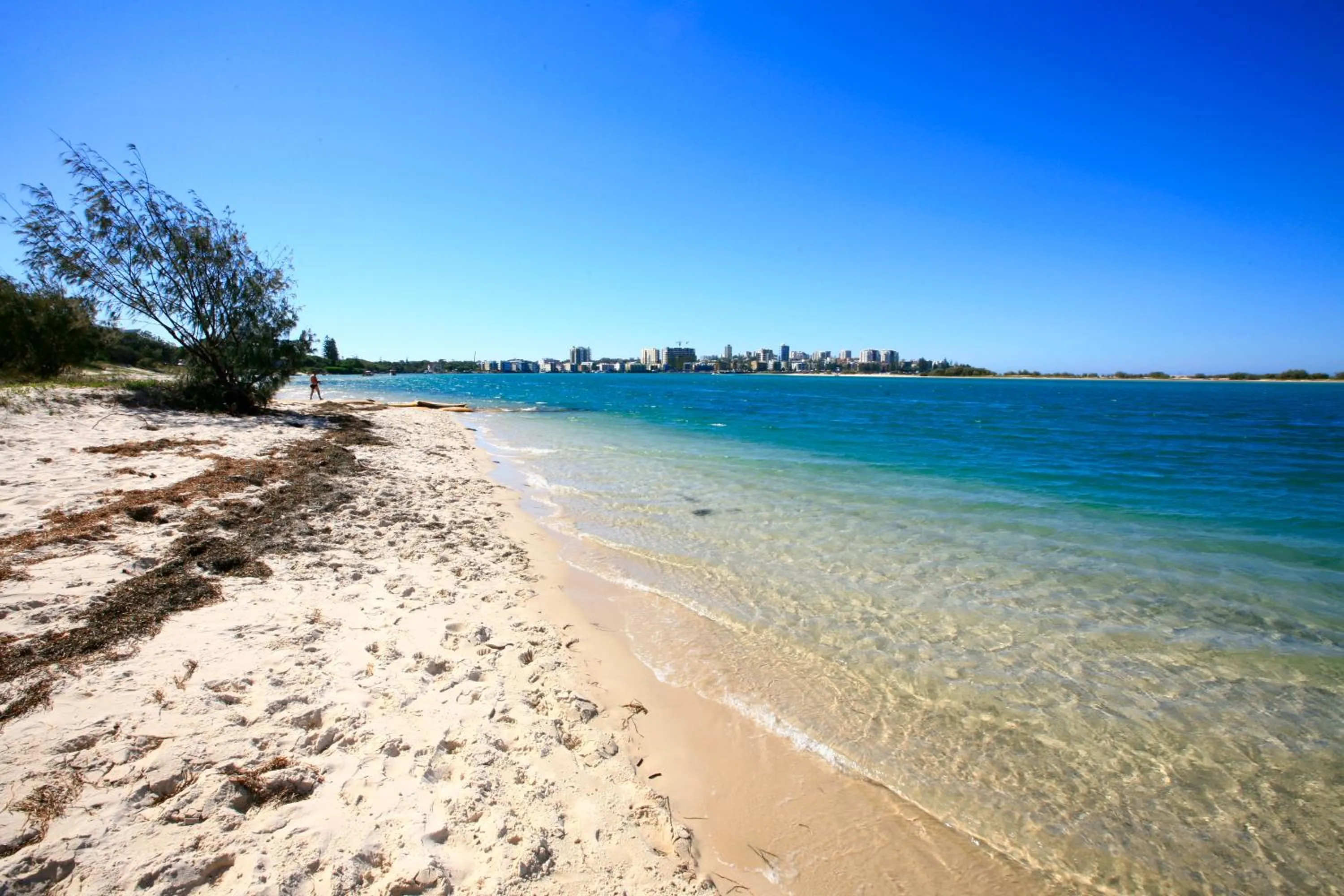 Property building in Explorer Cove Unit 6 31 Kennedy Pde