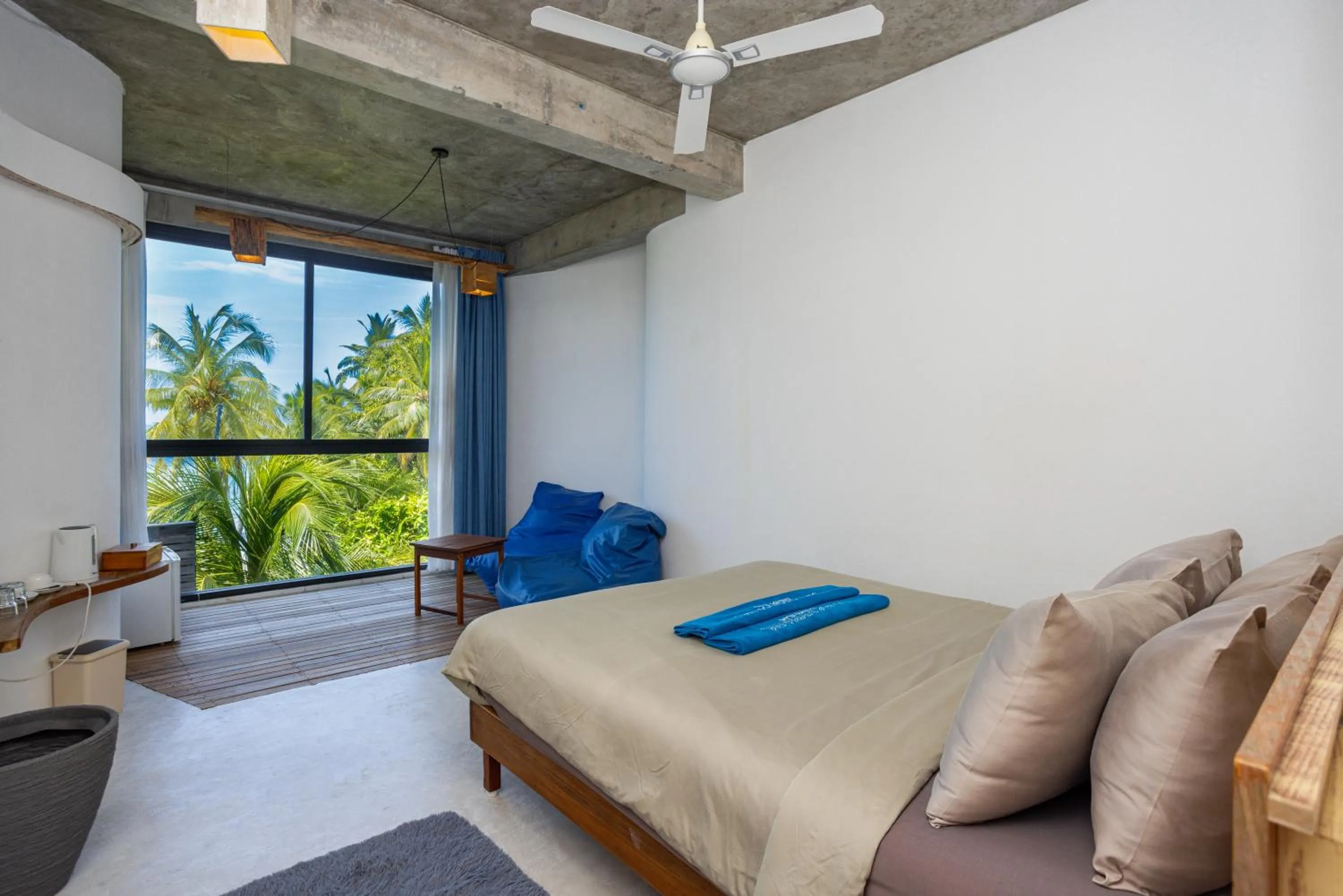 Sea view, Bed in Club Gabbiano