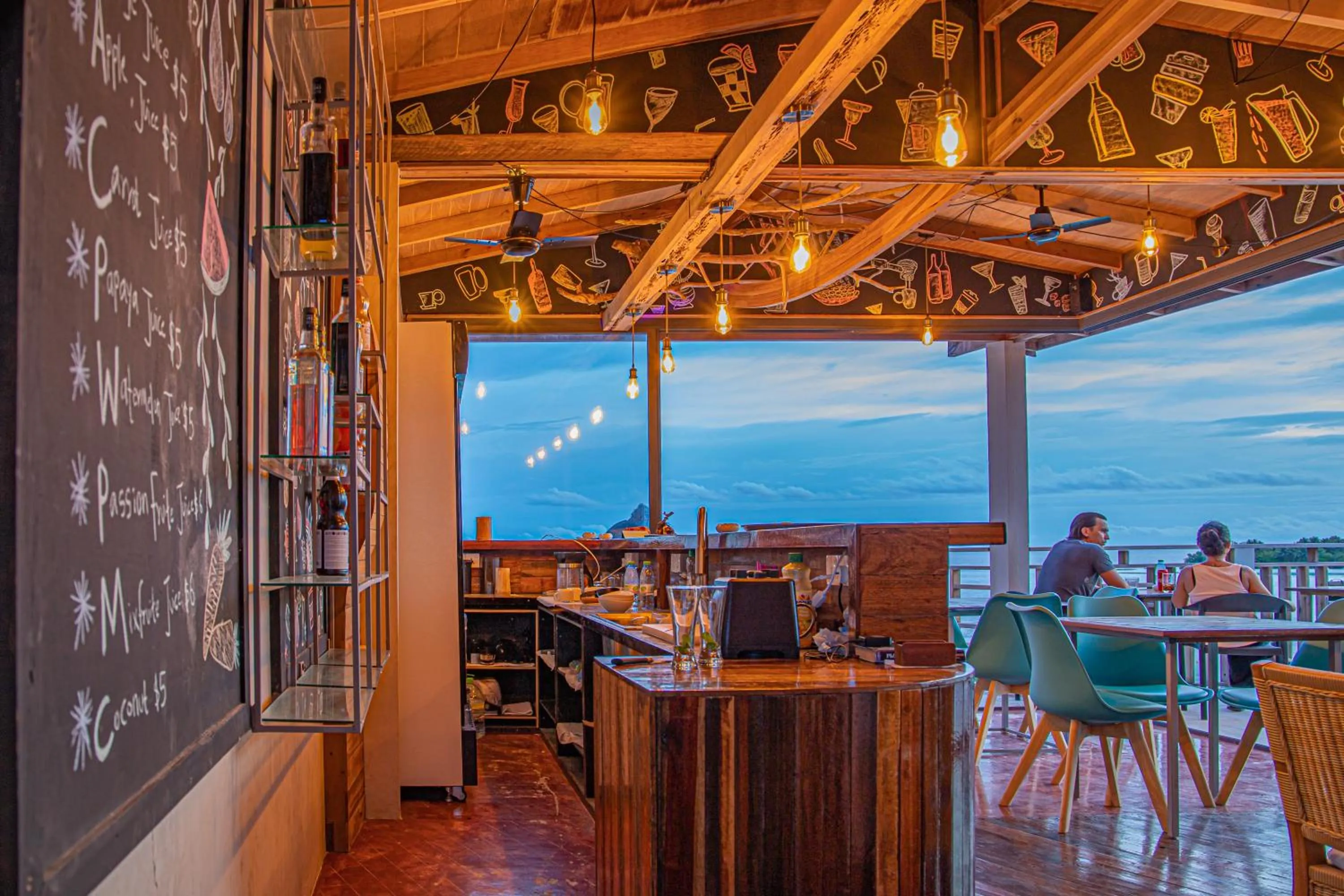 Restaurant/places to eat in Club Gabbiano