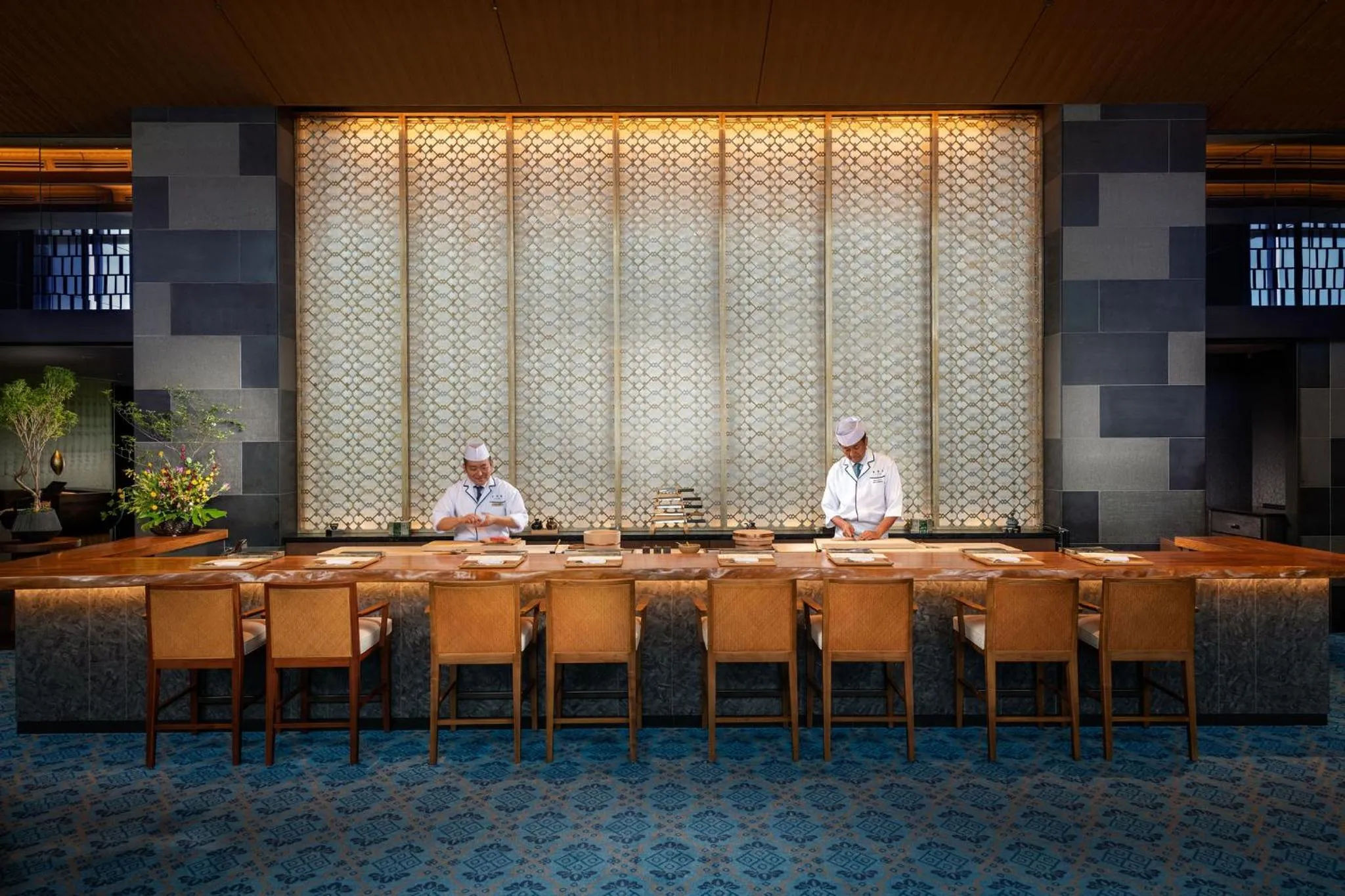 Restaurant/places to eat in Halekulani Okinawa