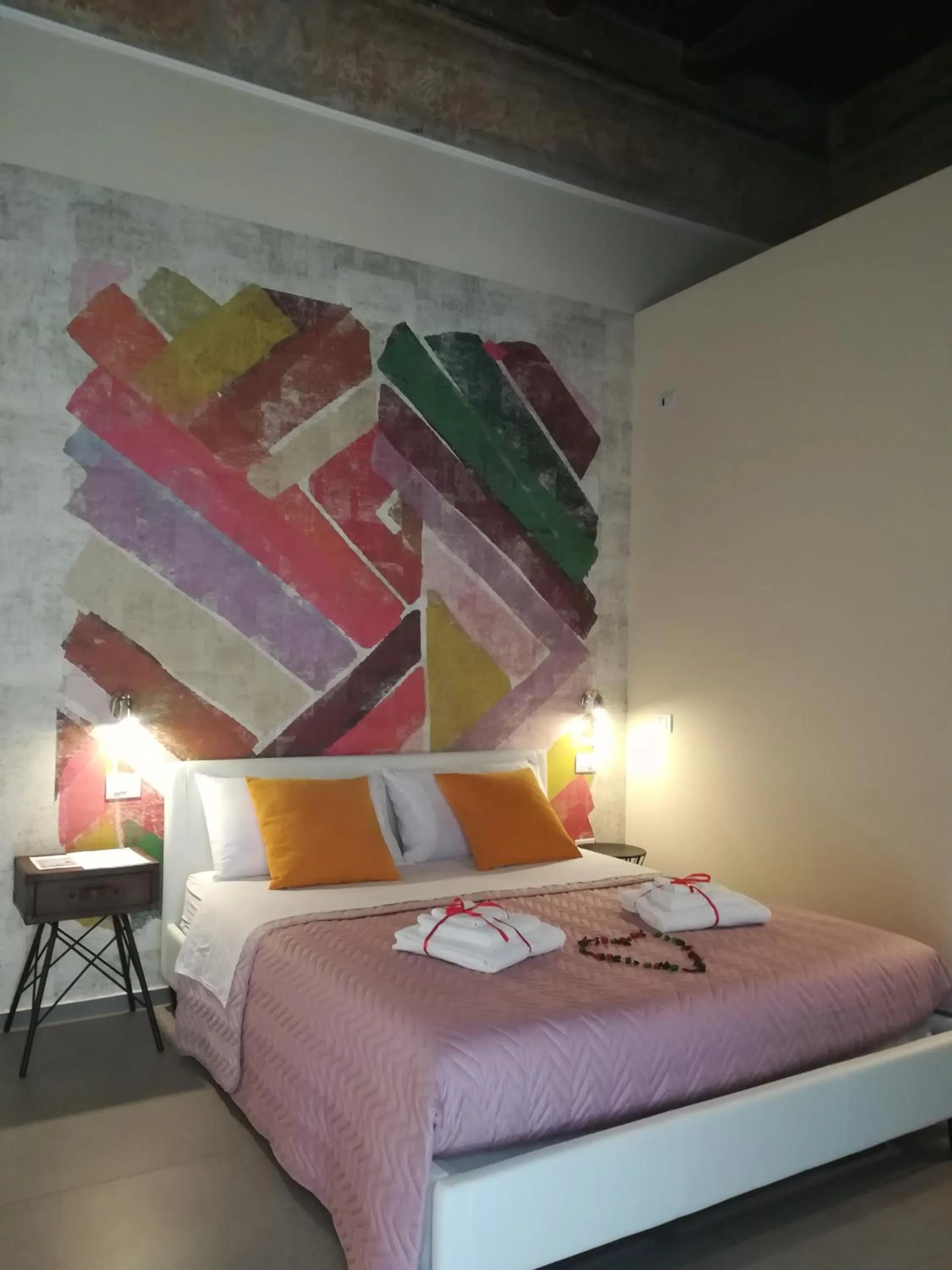 Bedroom, Bed in L'arco e il vico