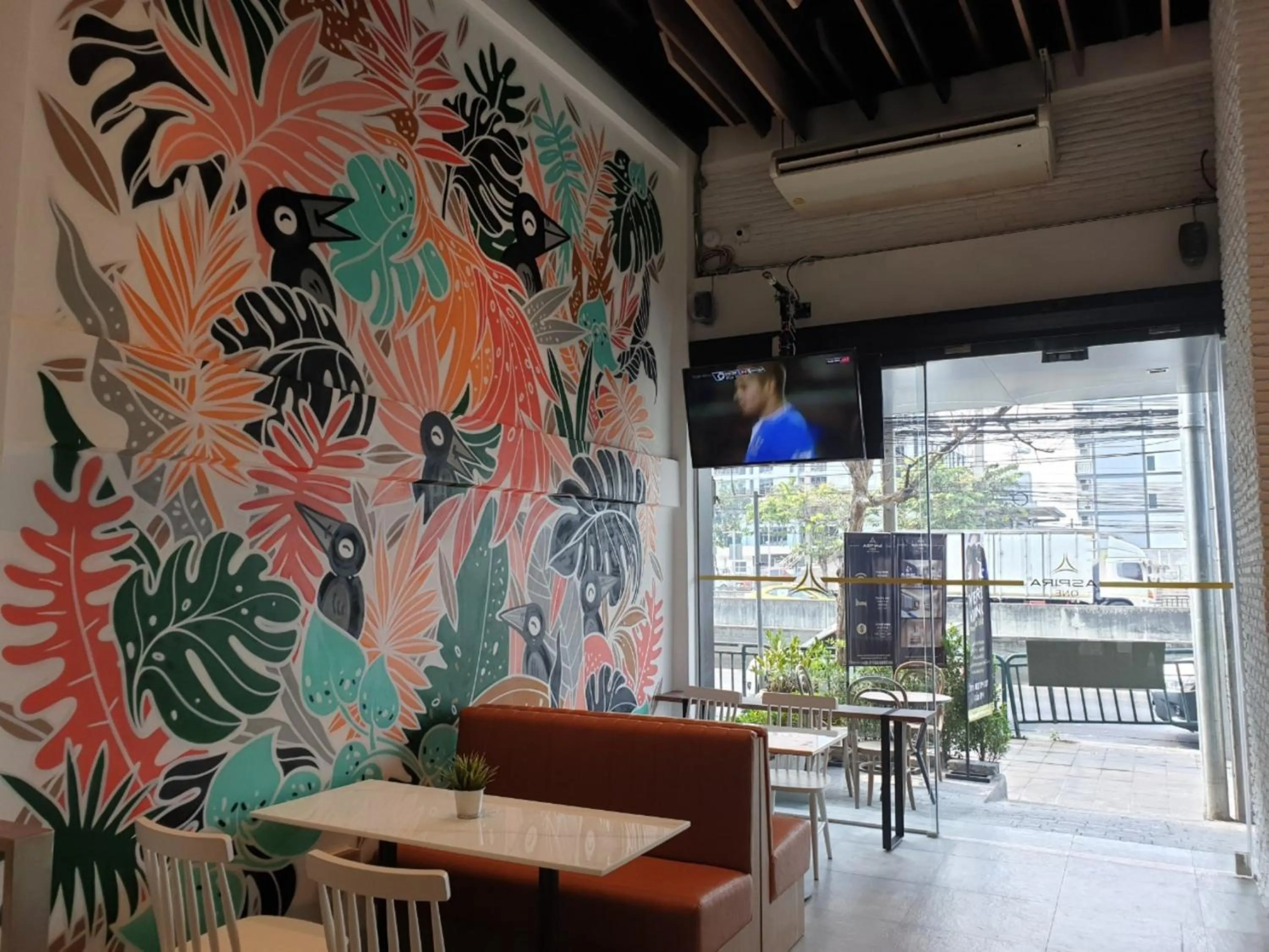 Alcoholic drinks in Aspira One Sutthisan