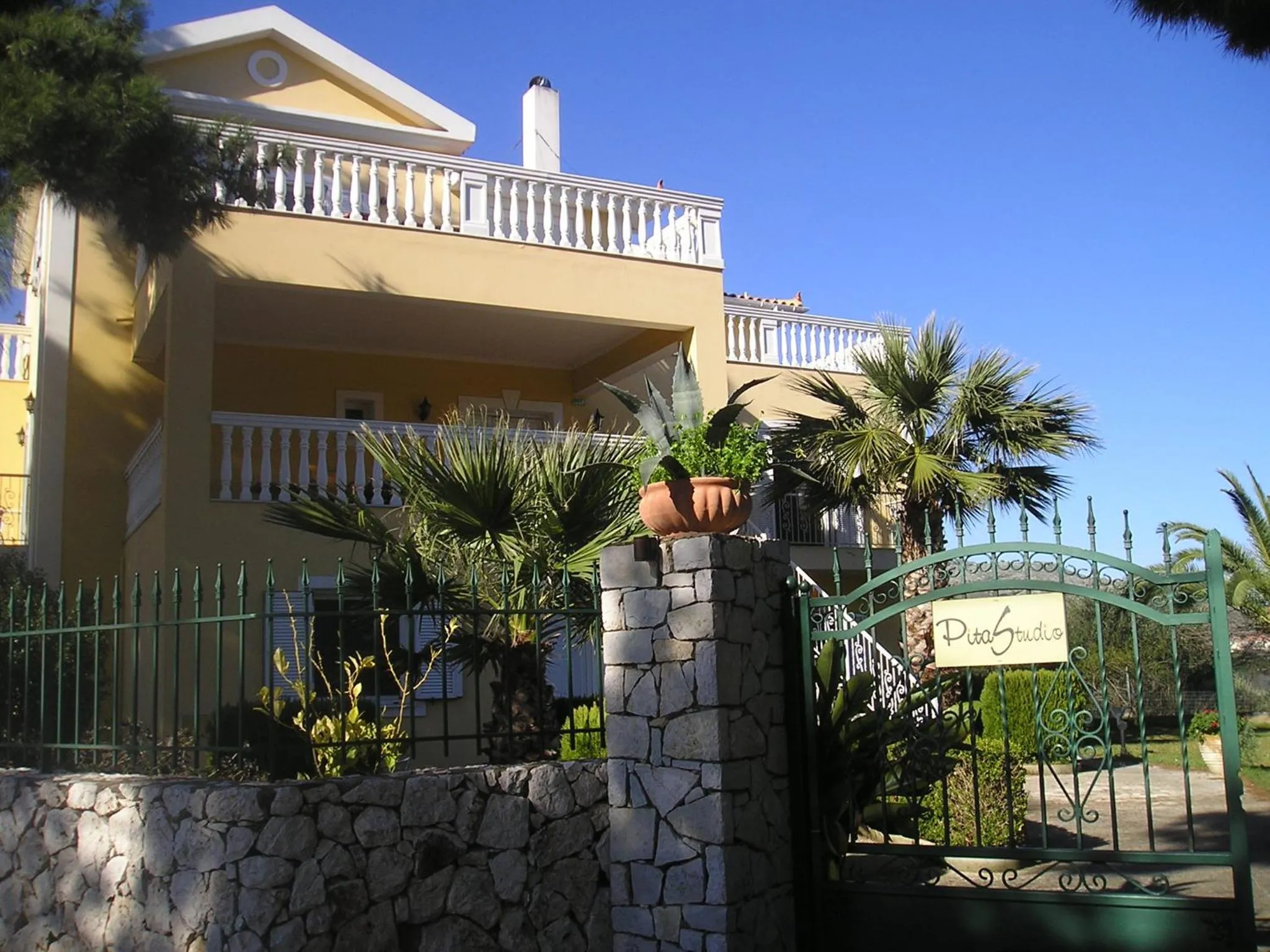 Nikolaos Studios Skala