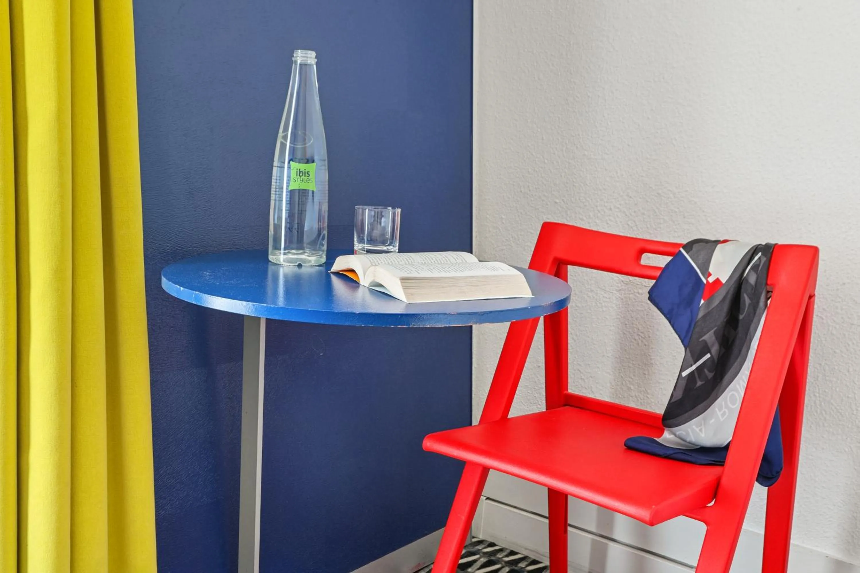 Bedroom in ibis Styles Paris République Le Marais