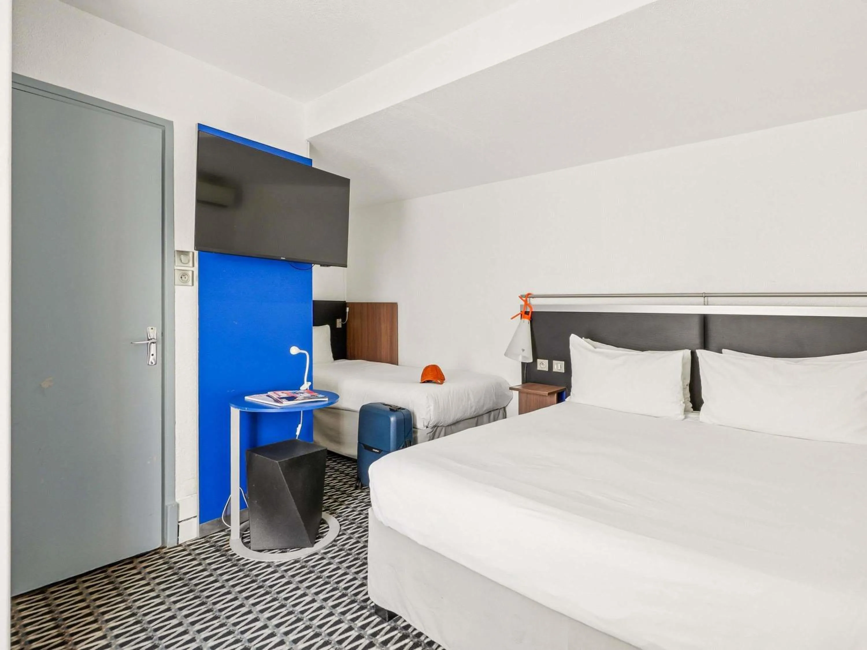 Bedroom, Bed in ibis Styles Paris République Le Marais
