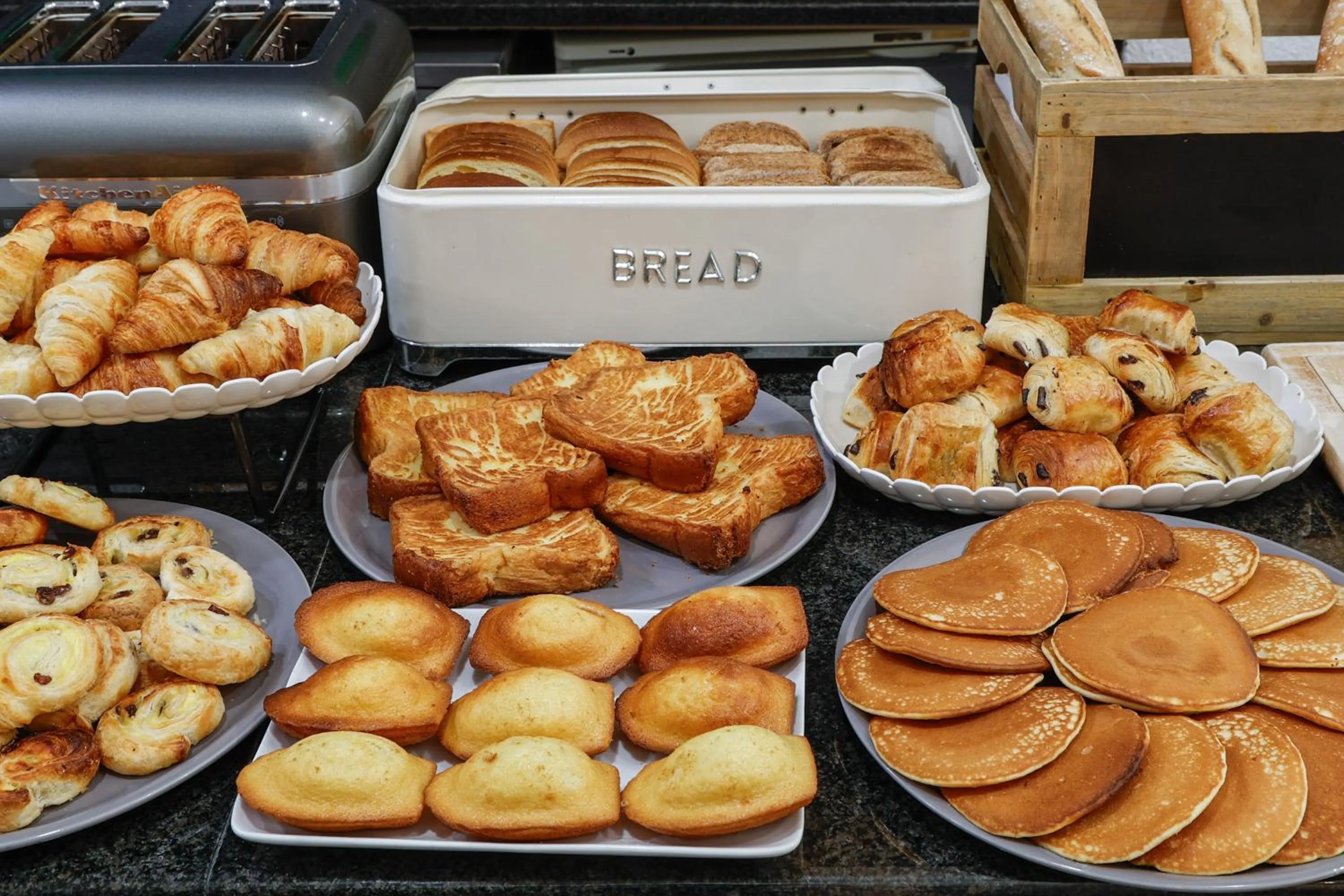 Breakfast in ibis Styles Paris République Le Marais