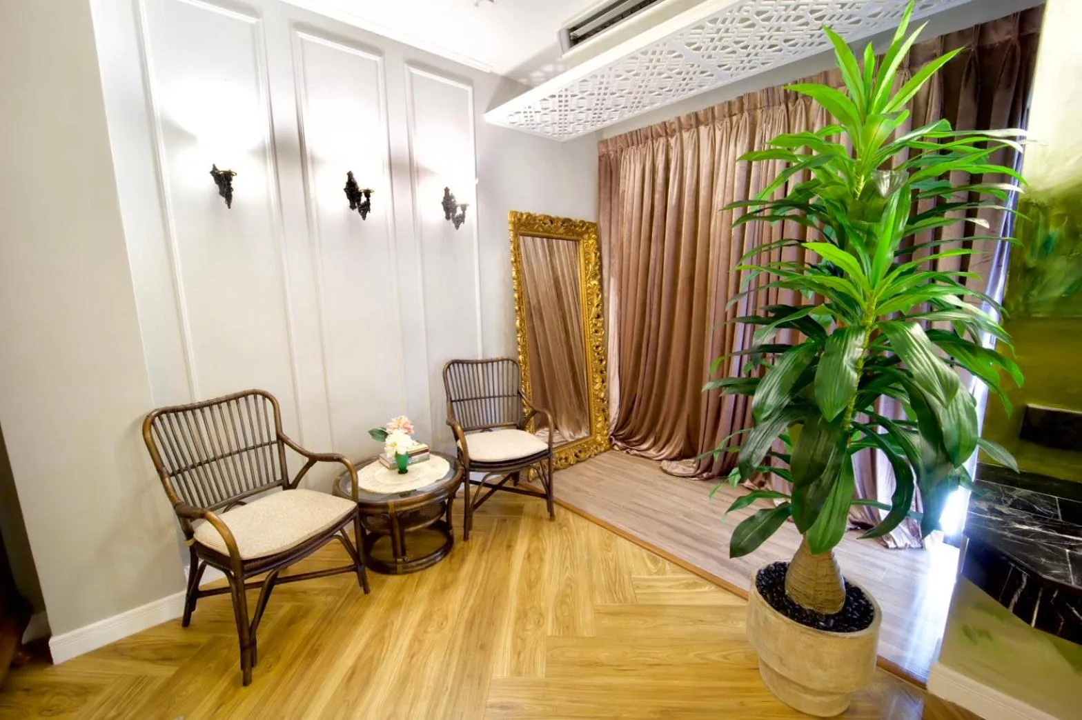 Seating area in Yuu Hotel Ubon Ratchathani