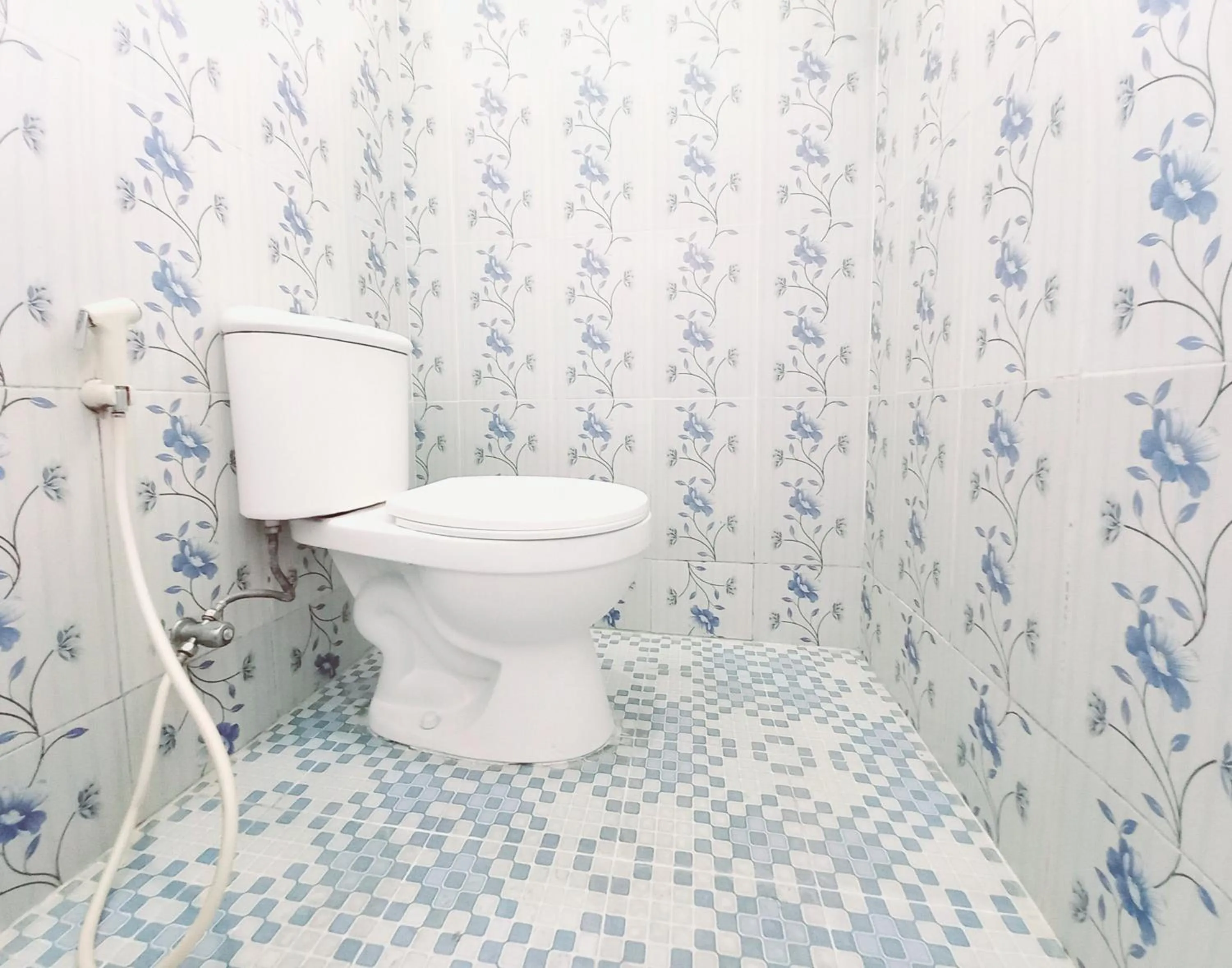 Bathroom in RedDoorz near BNS 3 Kota Wisata Batu