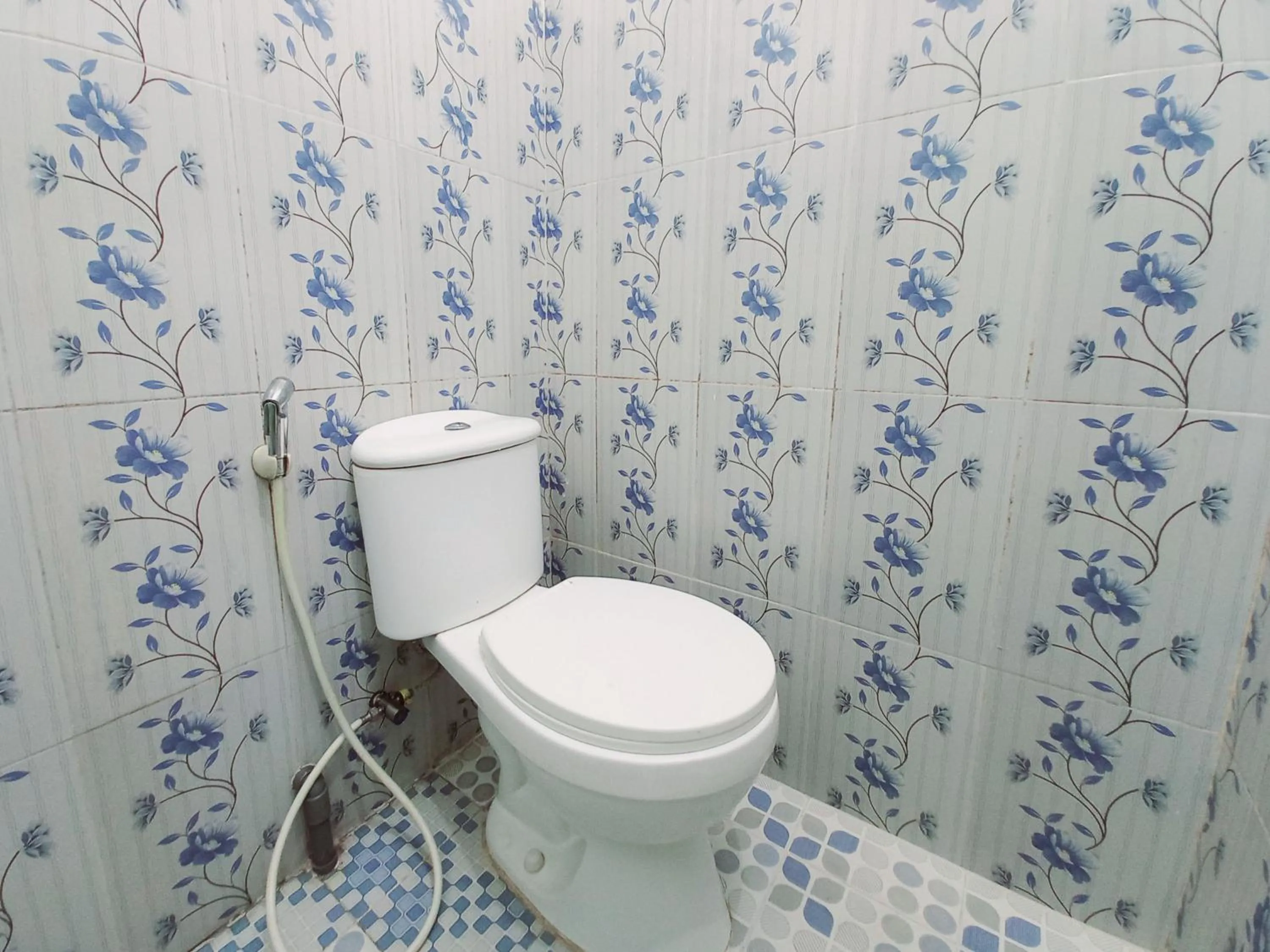 Bathroom in RedDoorz near BNS 3 Kota Wisata Batu