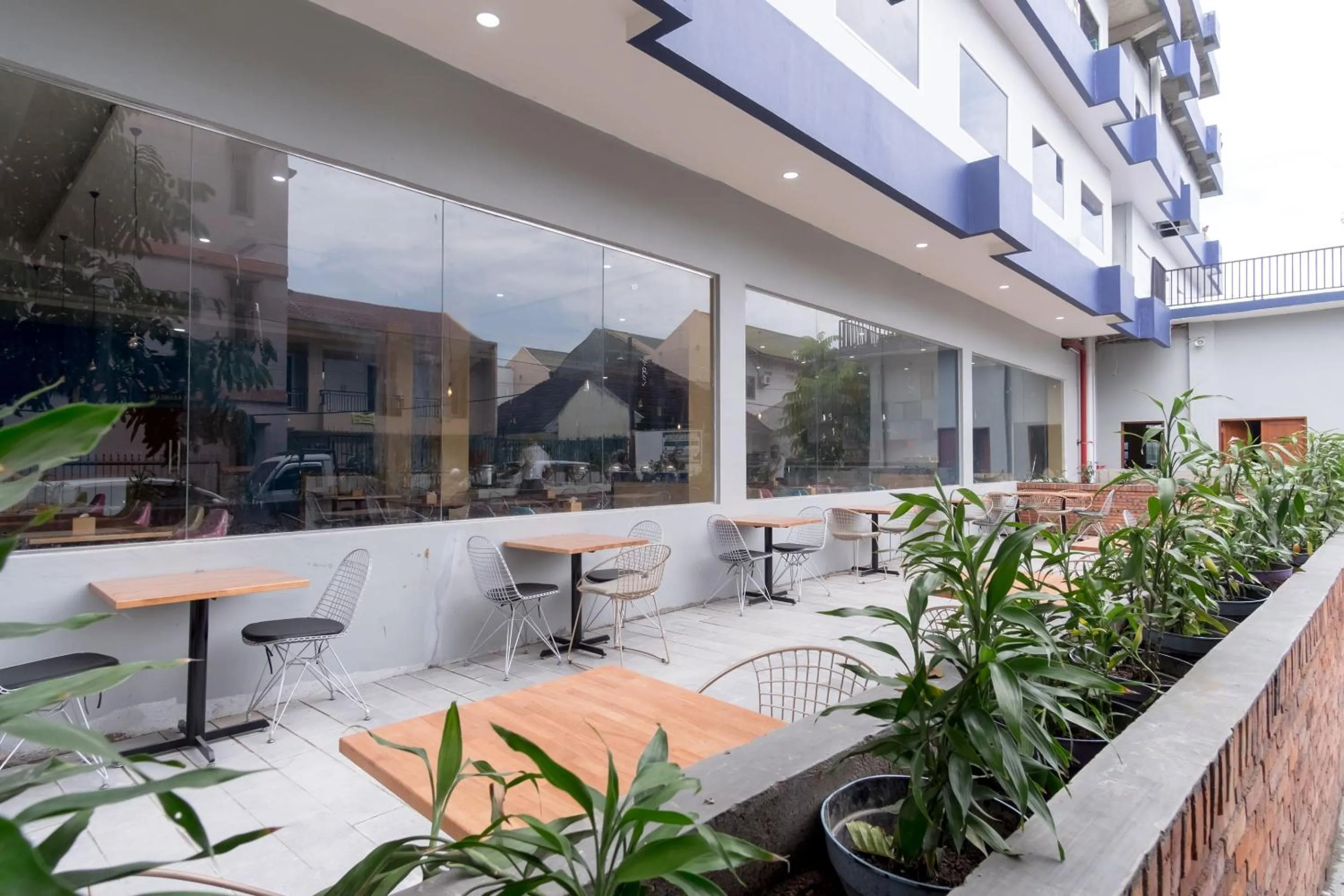 Restaurant/places to eat in Townhouse Oak Medan near Universitas Sumatera Utara formerly Raz Residence