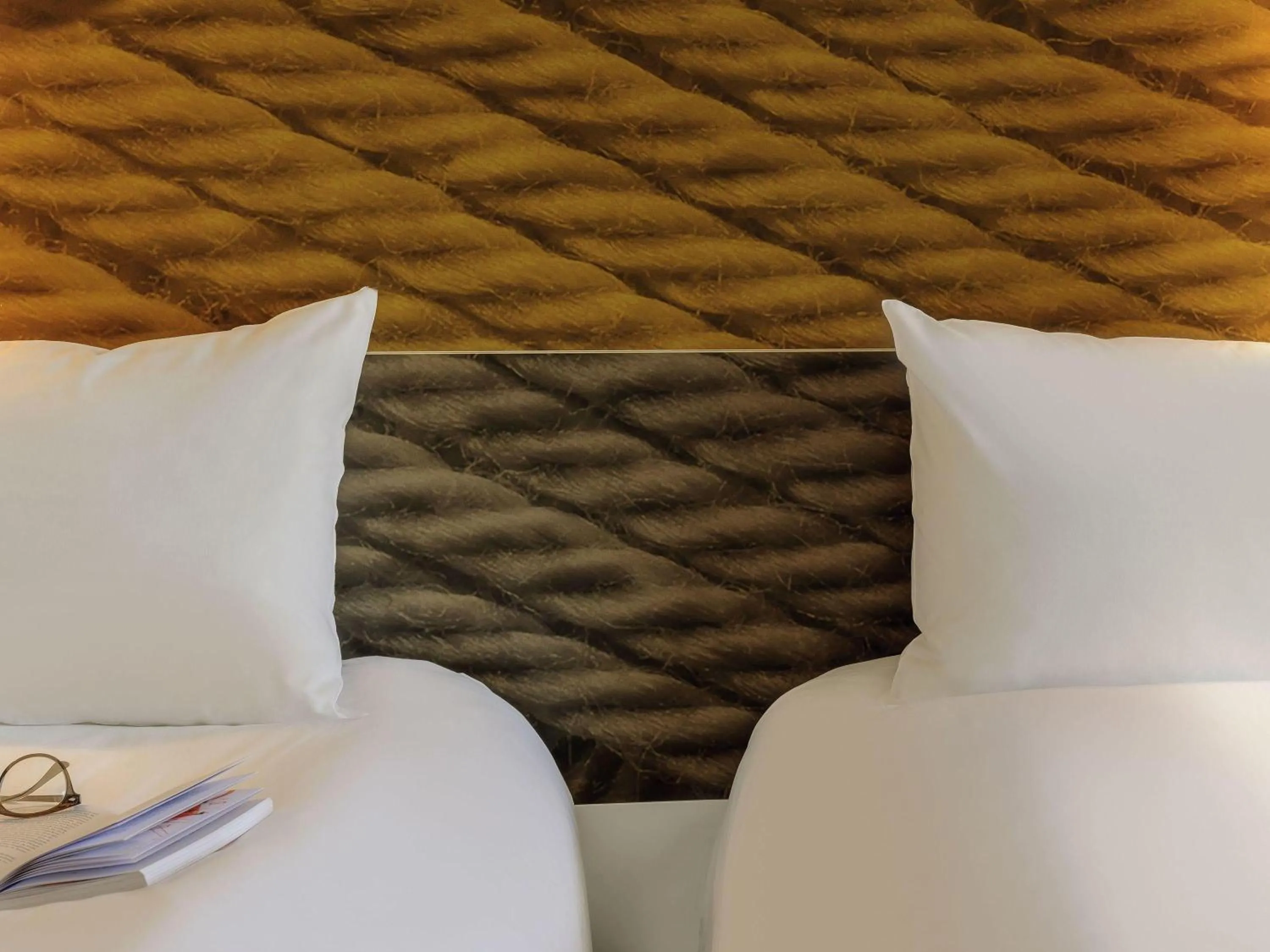 Bedroom, Bed in Ibis Hotel Köln Am Dom