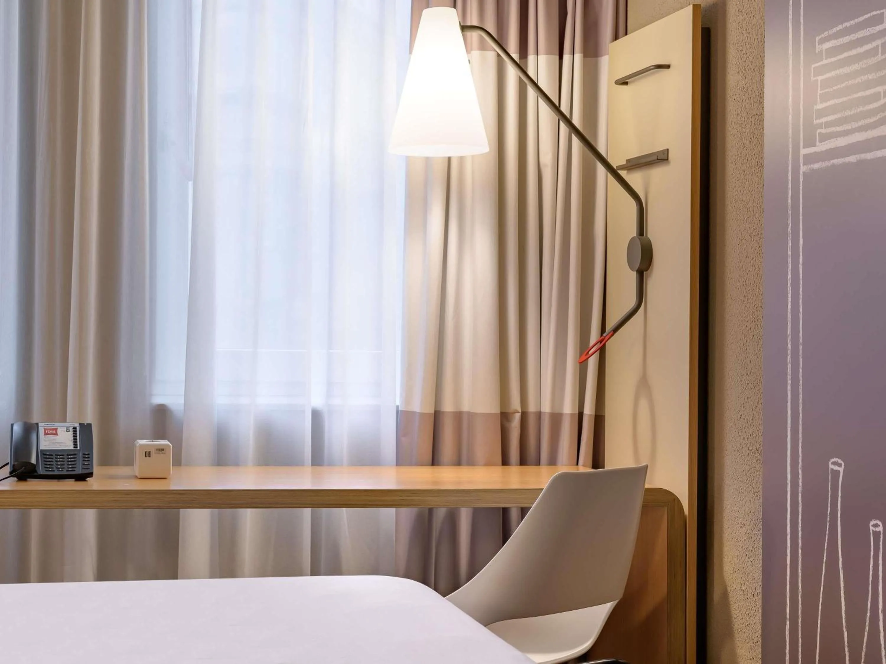 Bedroom, Bed in Ibis Hotel Köln Am Dom