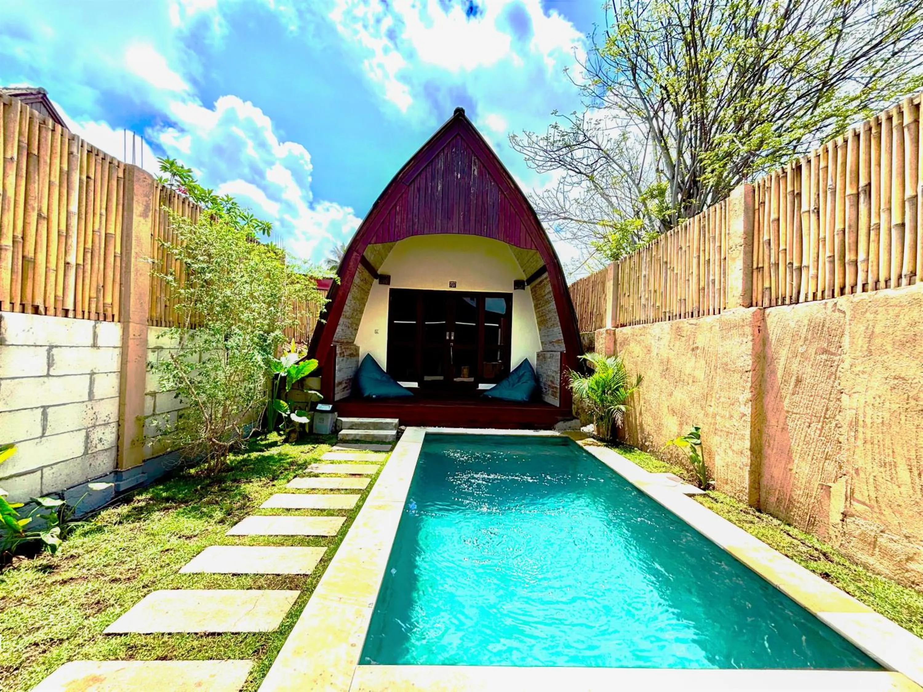 Swimming pool in D'Gilian Bungalow